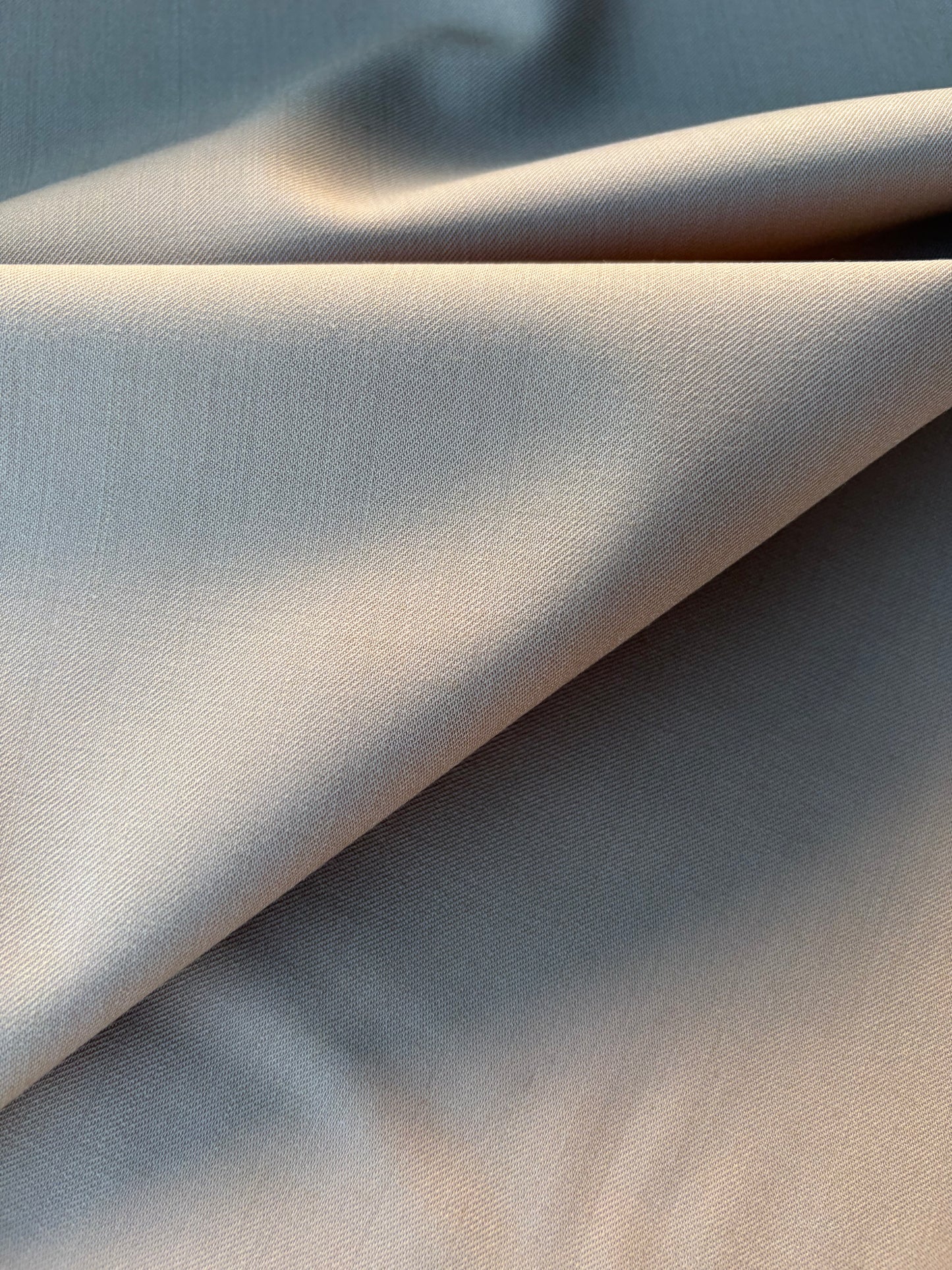 LORO 019 sand twill wool bi-stretch