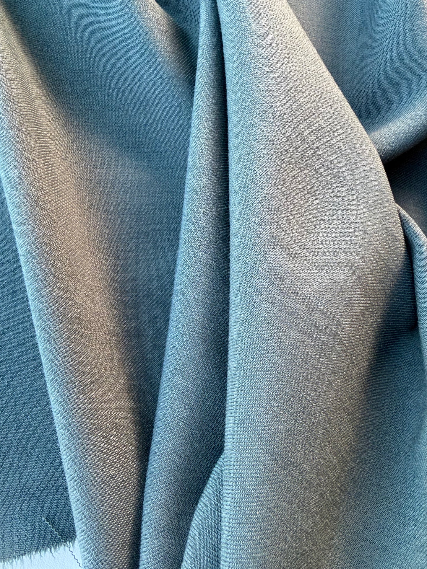 LORO 020 forest green twill wool bi-stretch