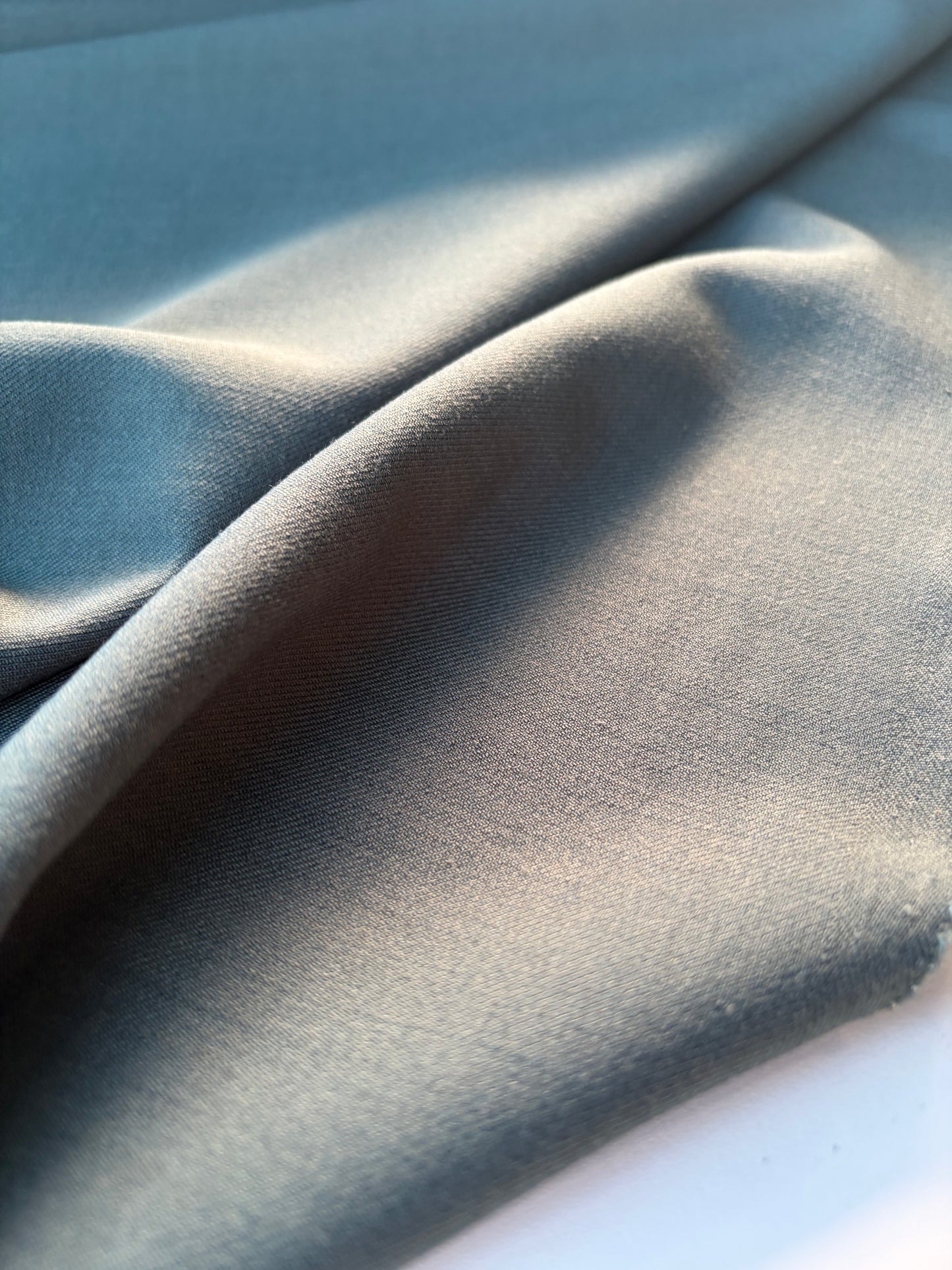 LORO 020 forest green twill wool bi-stretch