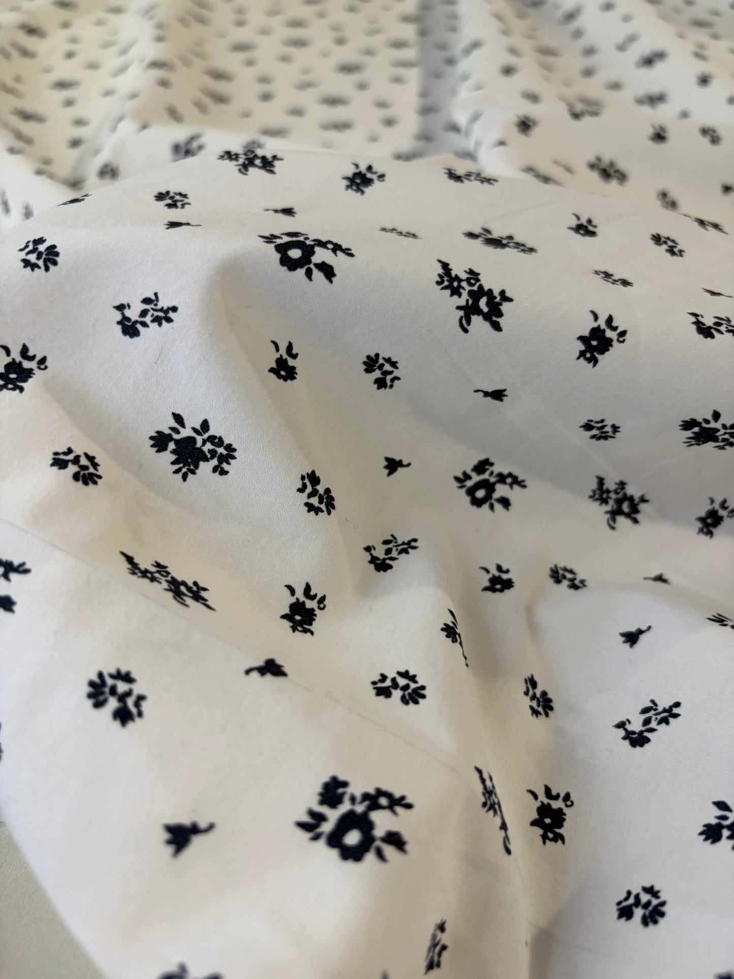 FREDO 012 cotton poplin flower bouquets
