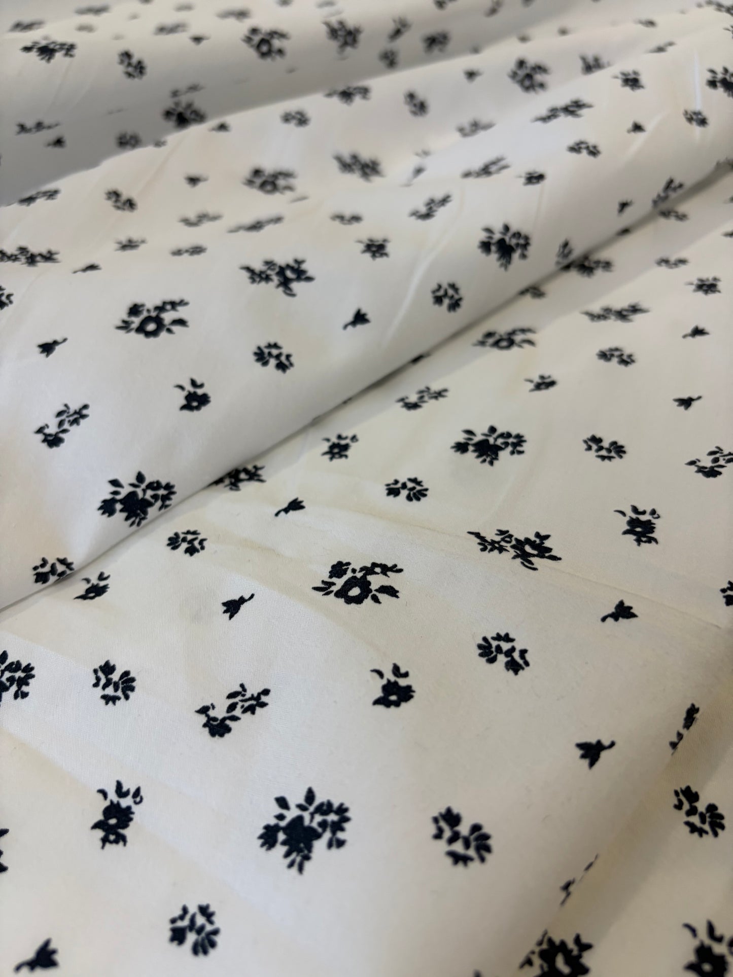 FREDO 012 cotton poplin flower bouquets