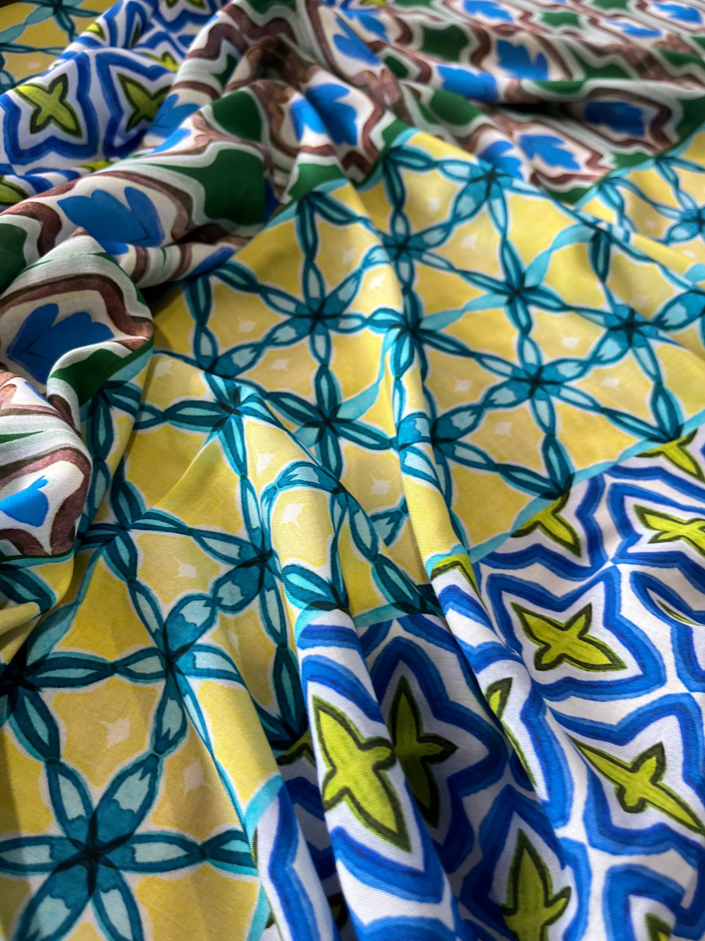 D02 marco 140 viscose with ethnical design green