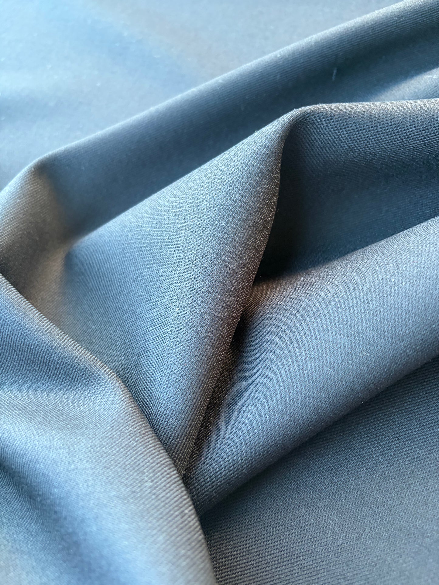 LORO 024 black twill wool stretch