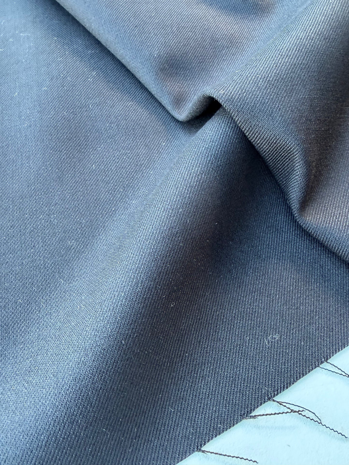 LORO 024 black twill wool stretch