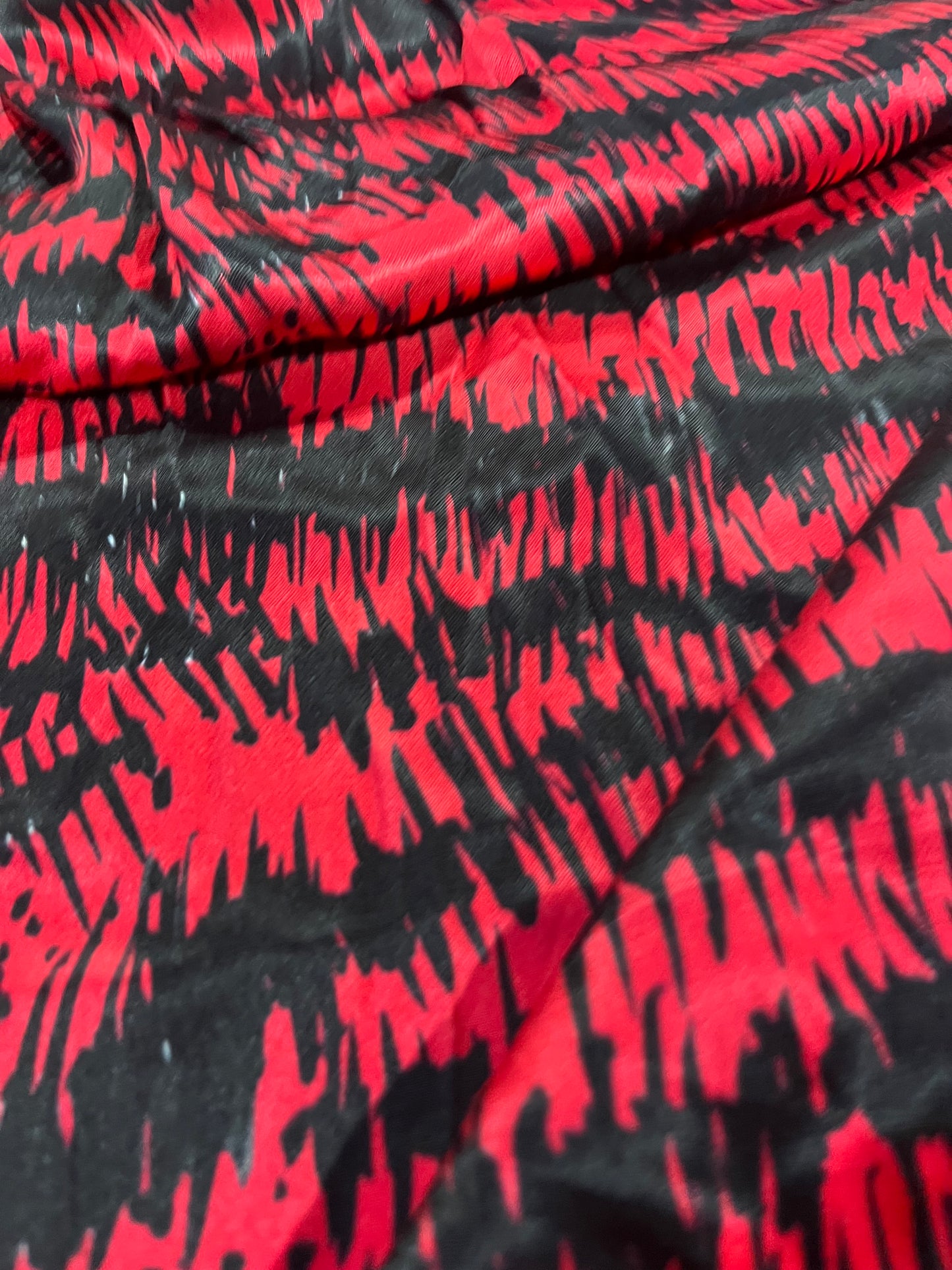 D02 Heim 009 viscose satin tribal framboise