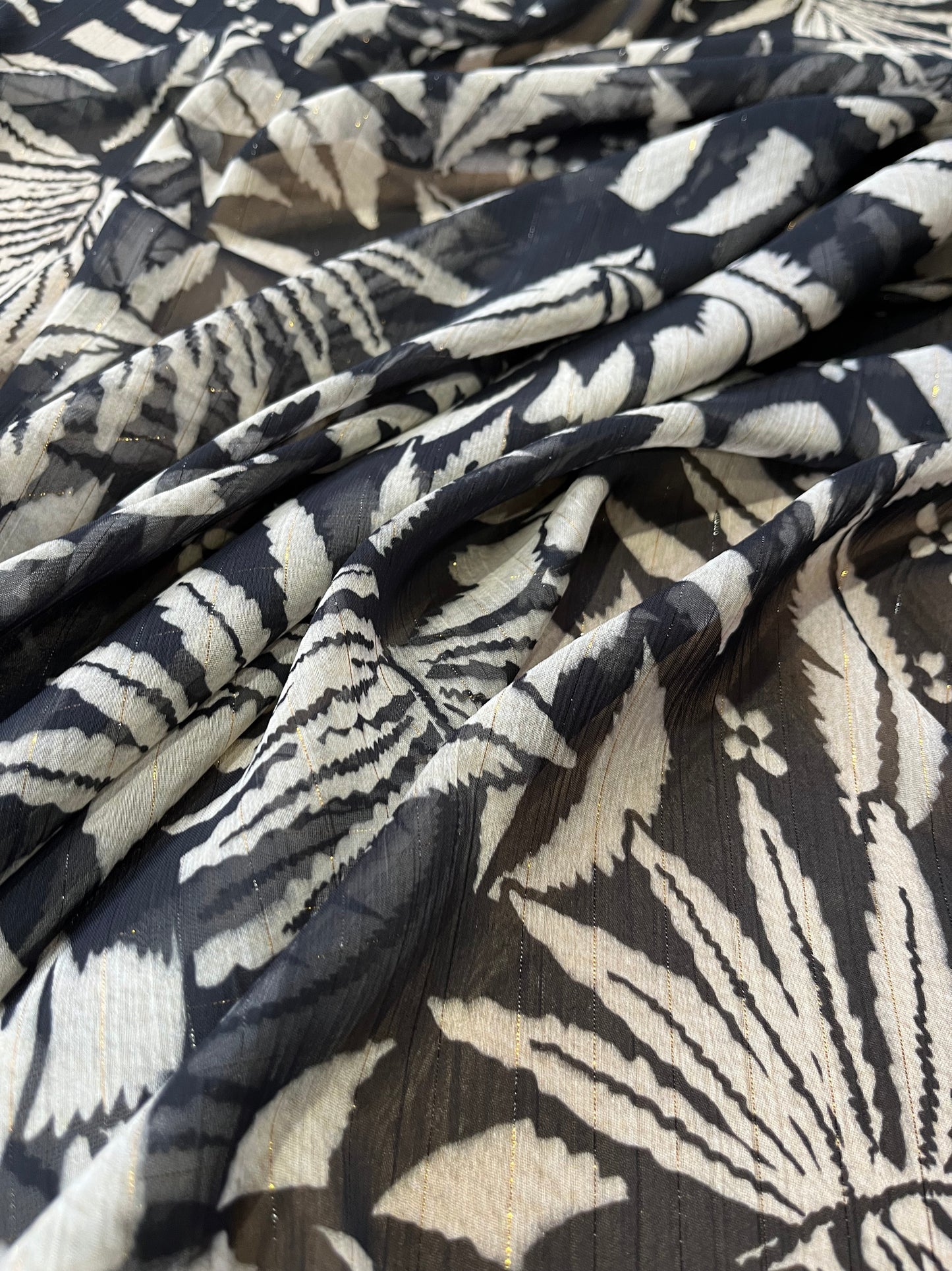 C01 MARCO 200 voile with lurex stripes and print