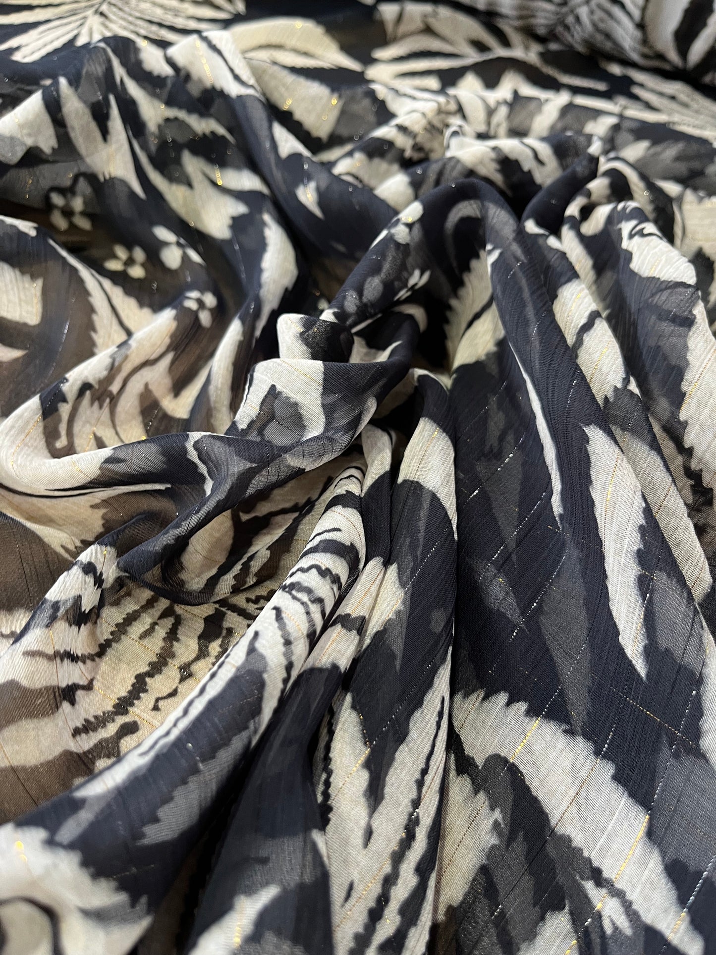 C01 MARCO 200 voile with lurex stripes and print