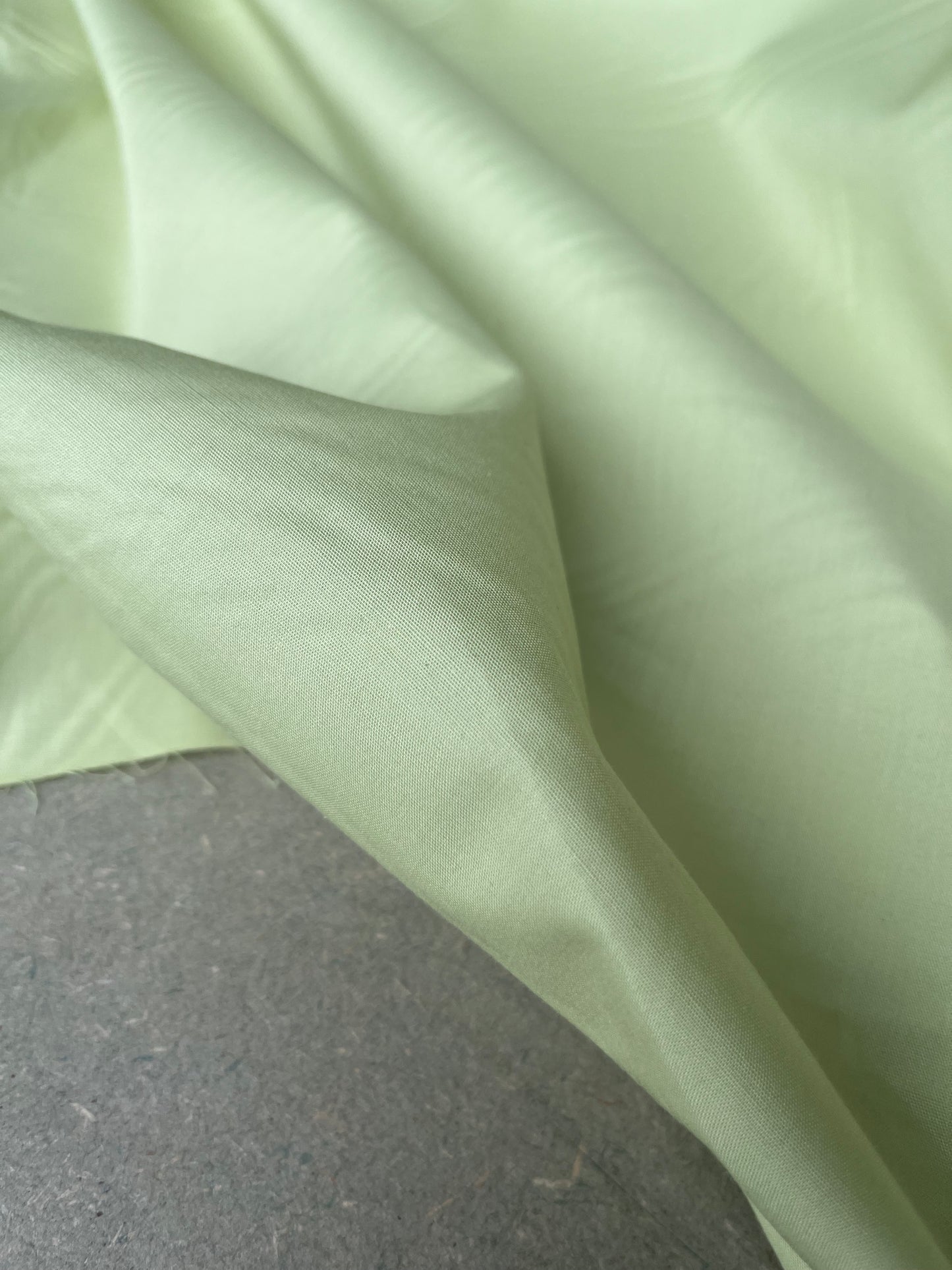 Poplin stretch prestige light avocado B02