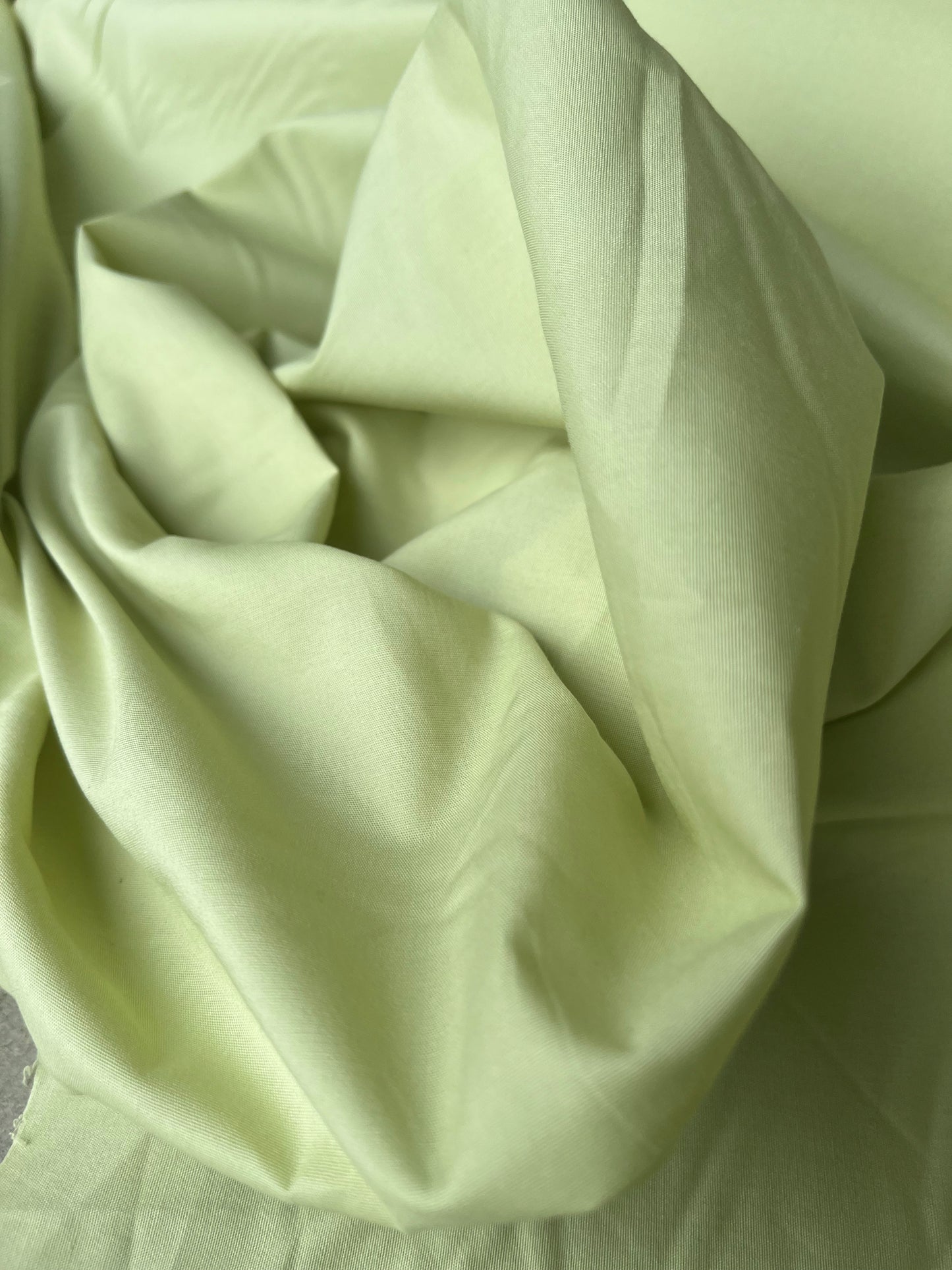 Poplin stretch prestige light avocado B02