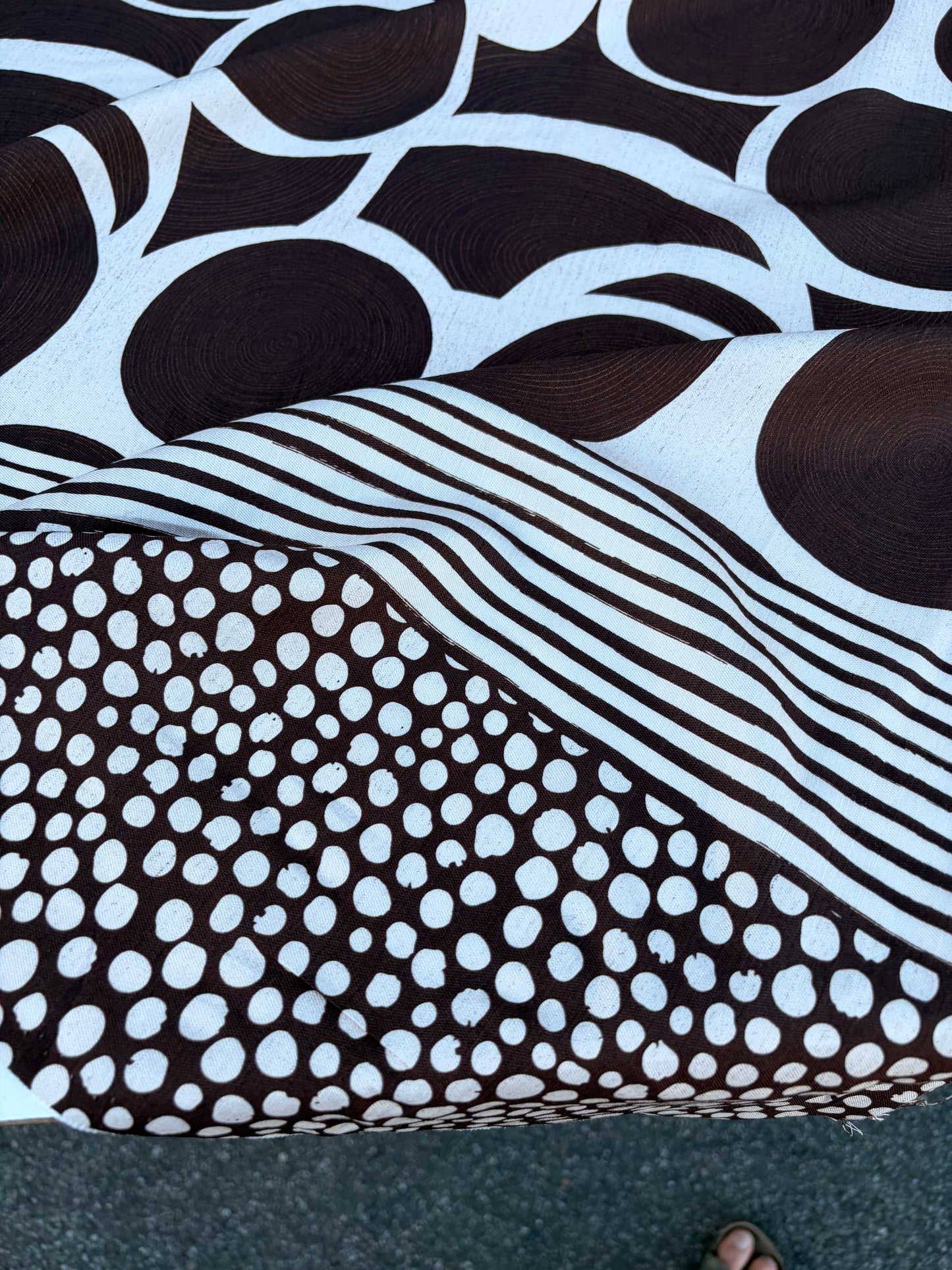 CHARLY 012 brown/ecru dots double border print viscose crêpe