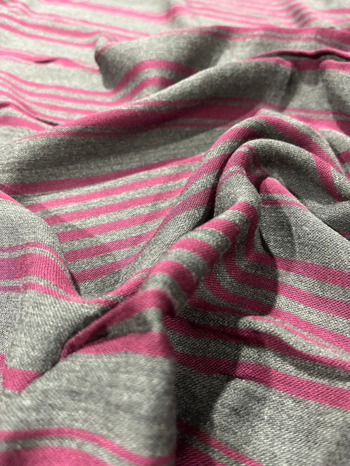 H01 Twill stripes grey/fuchsia