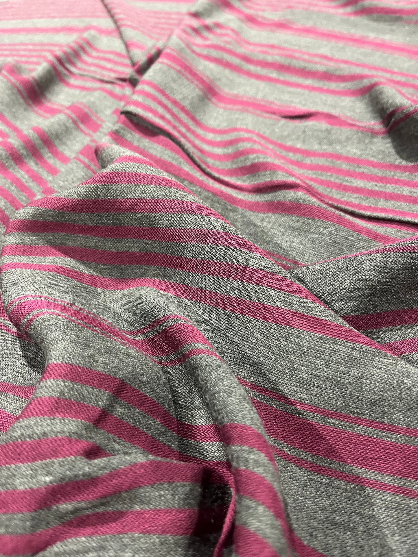 H01 Twill stripes grey/fuchsia