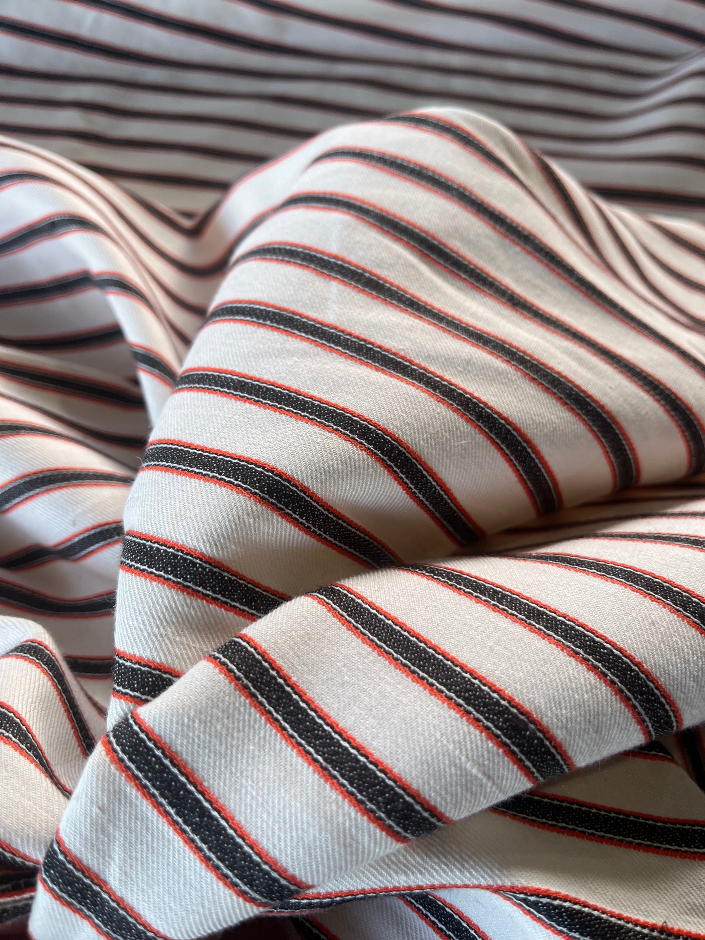 LC GLADYS 023 heavy cotton stripes with stretch