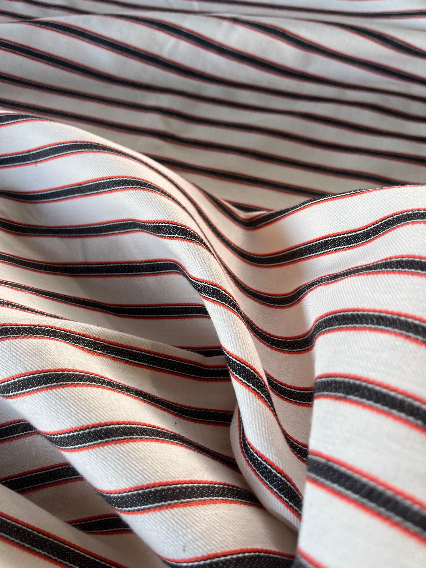 LC GLADYS 023 heavy cotton stripes with stretch