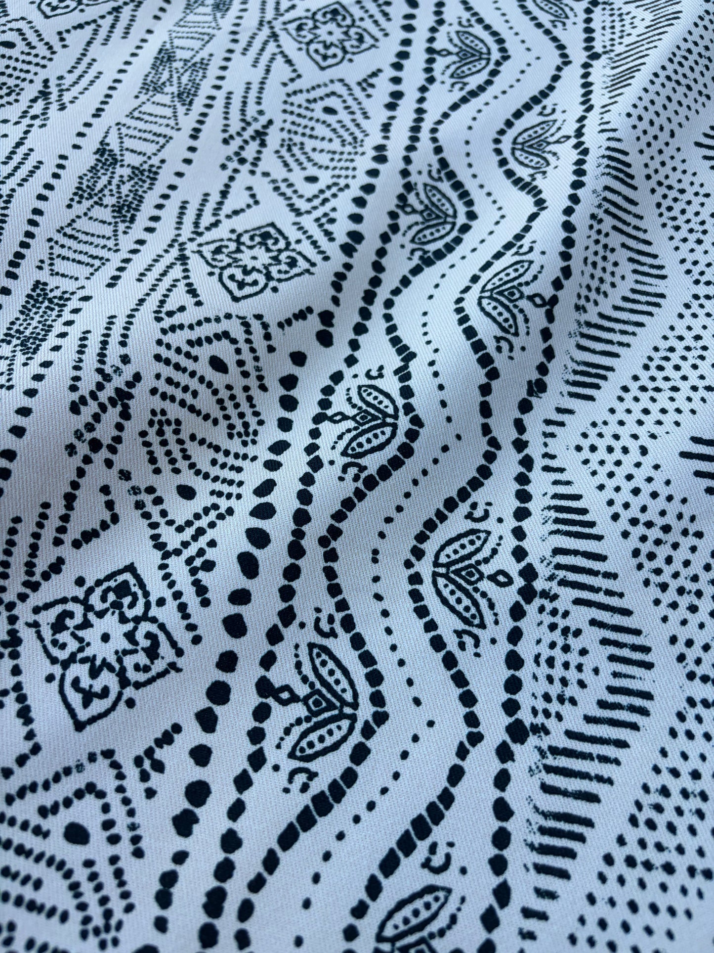CHARLY 020 cotton twill stretch black/sand ethnical print