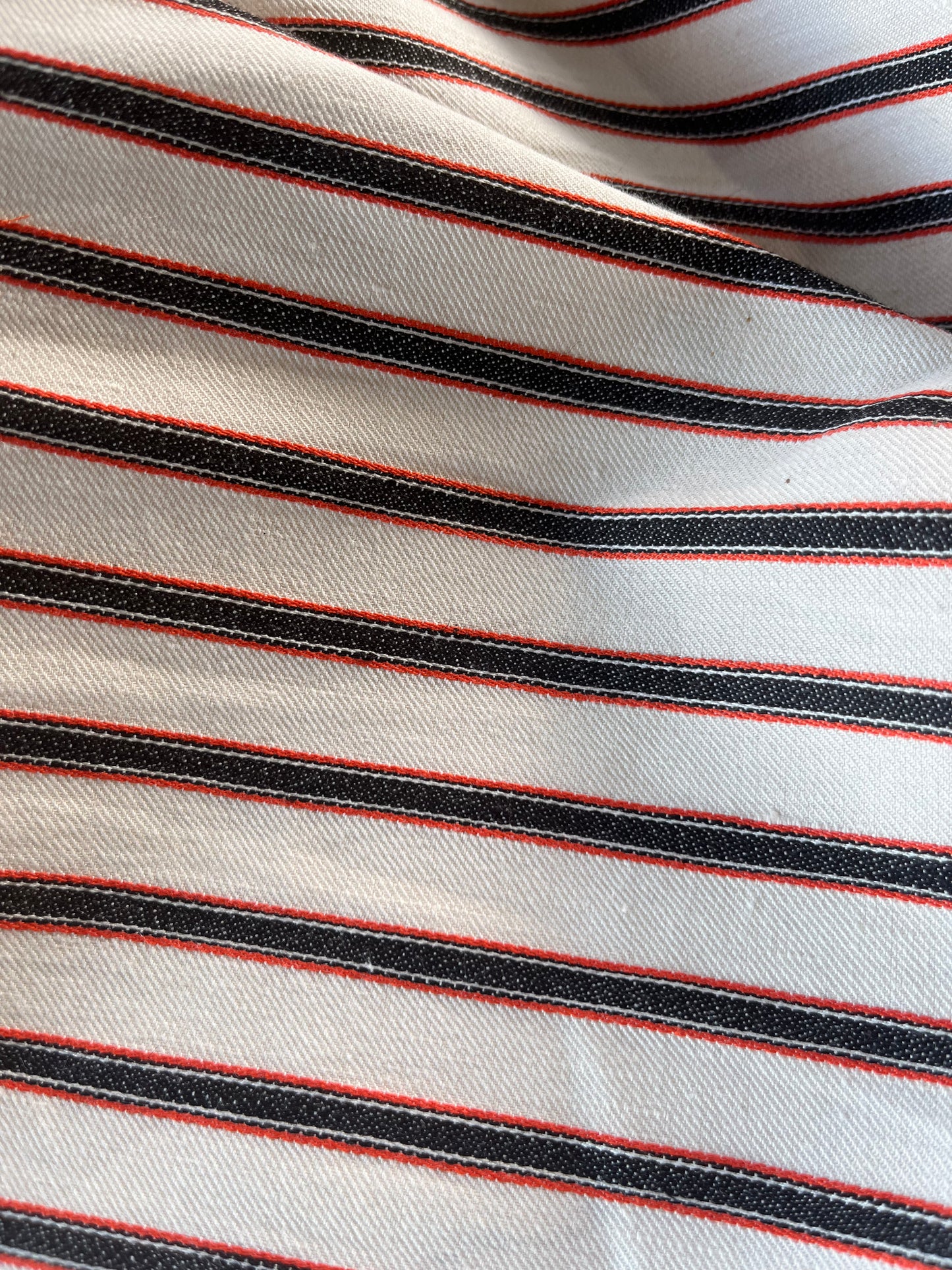 LC GLADYS 023 heavy cotton stripes with stretch