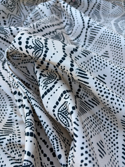 CHARLY 020 cotton twill stretch black/sand ethnical print