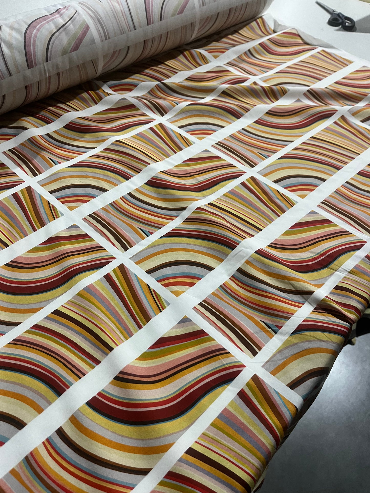 YVETTE 020 cotton poplin rainbow print