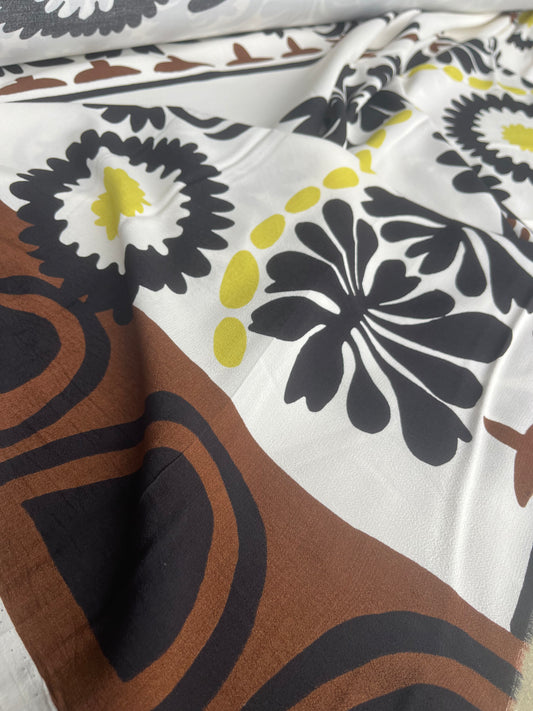 Fatima 017 viscose crêpe single border print