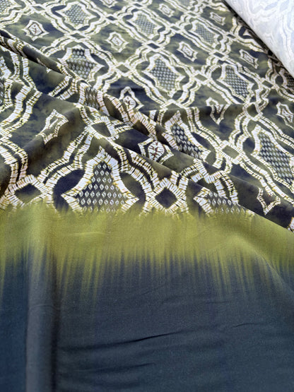 CHARLY 033 khaky/green single border print