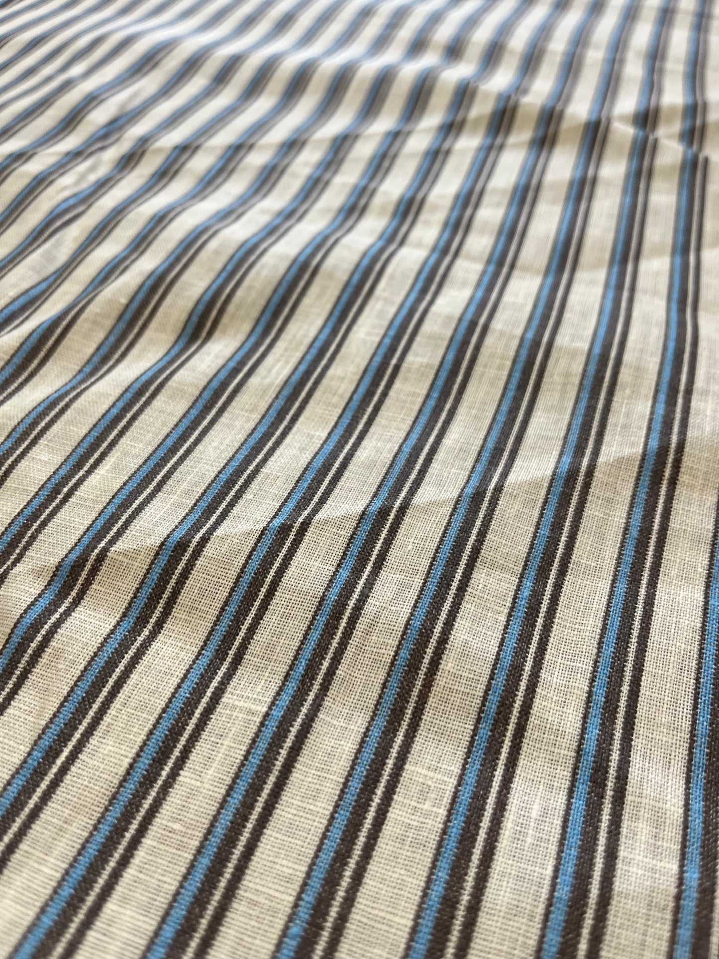 D02 Linen stripe