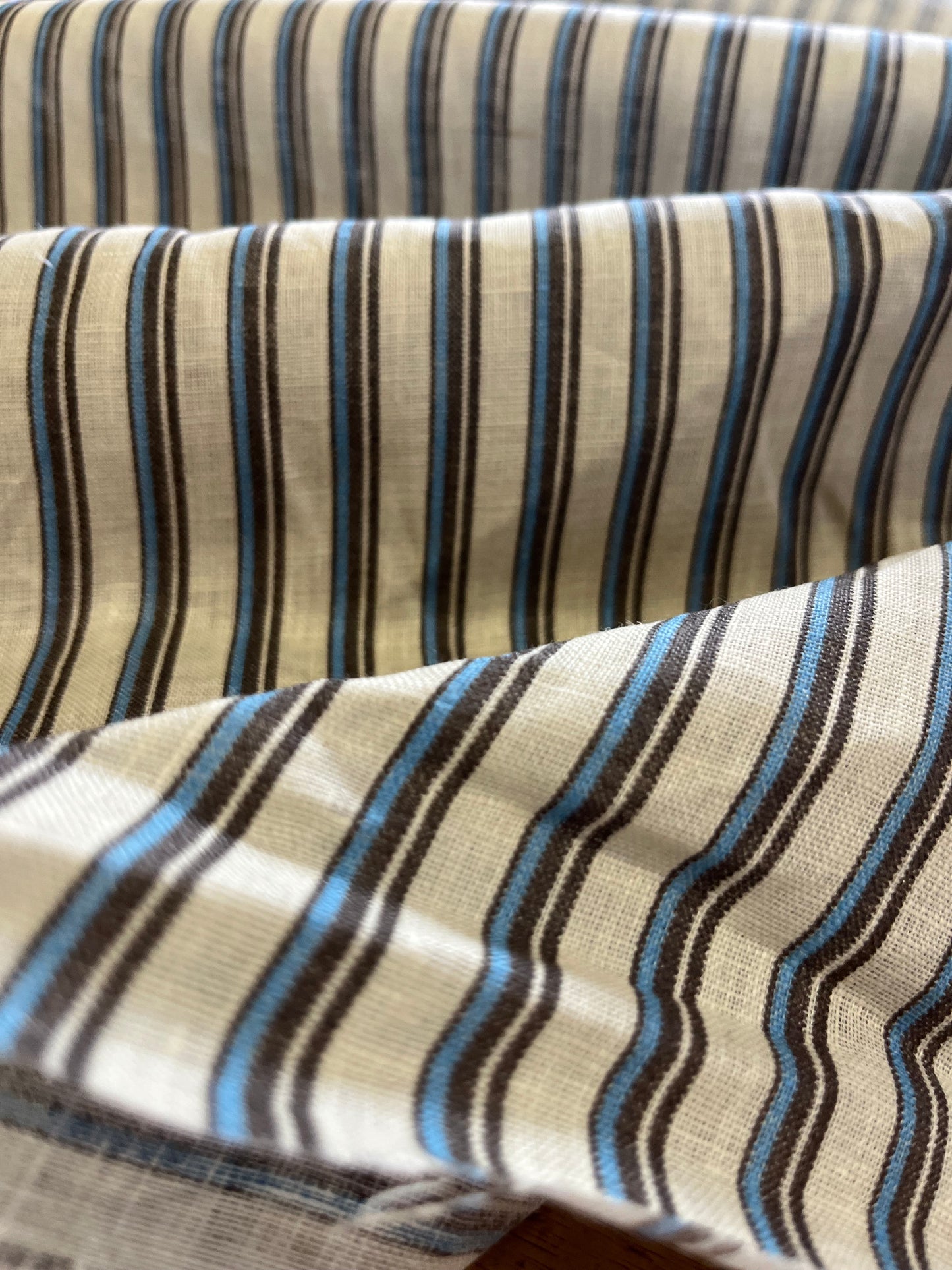 D02 Linen stripe