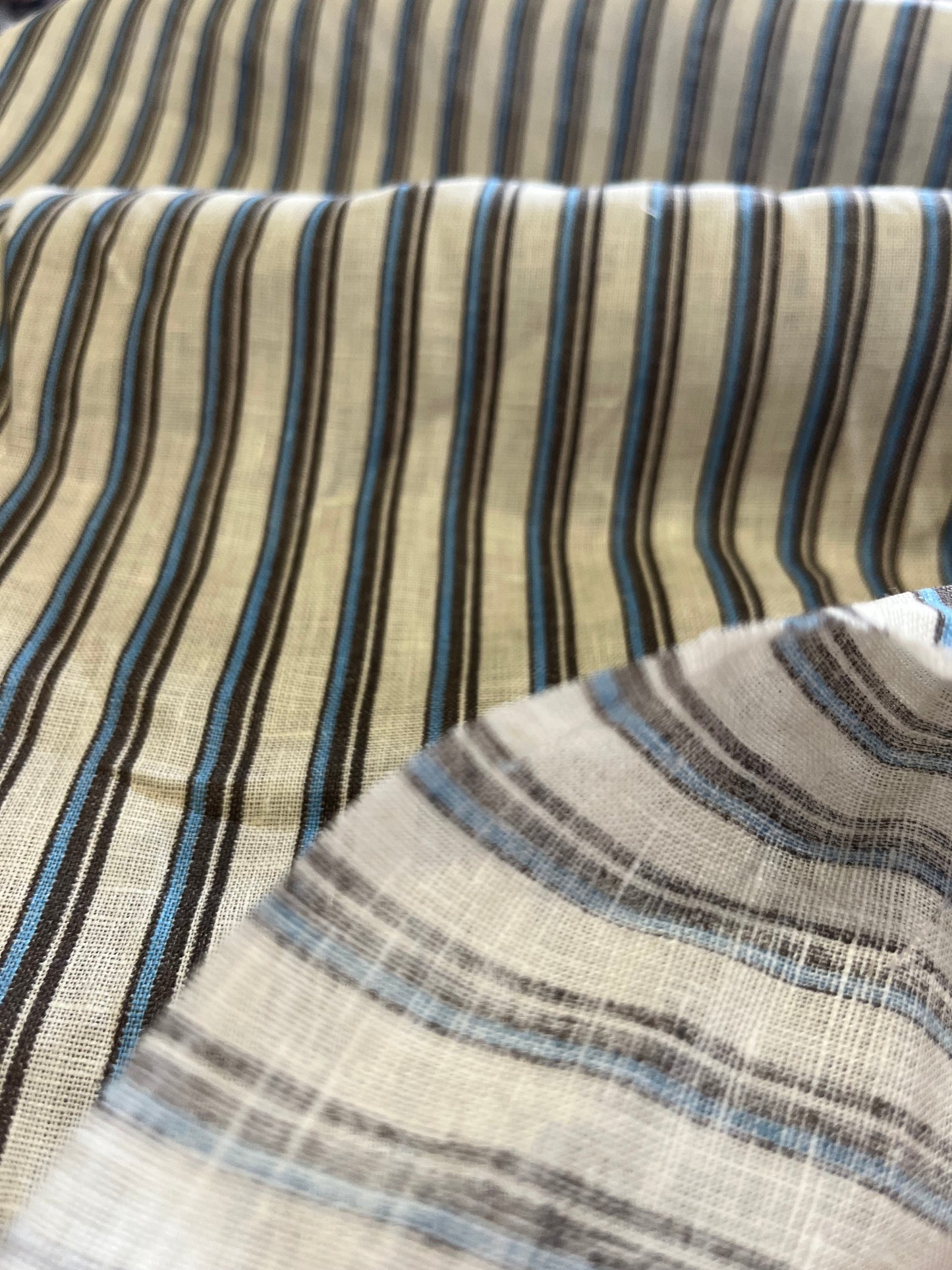 D02 Linen stripe