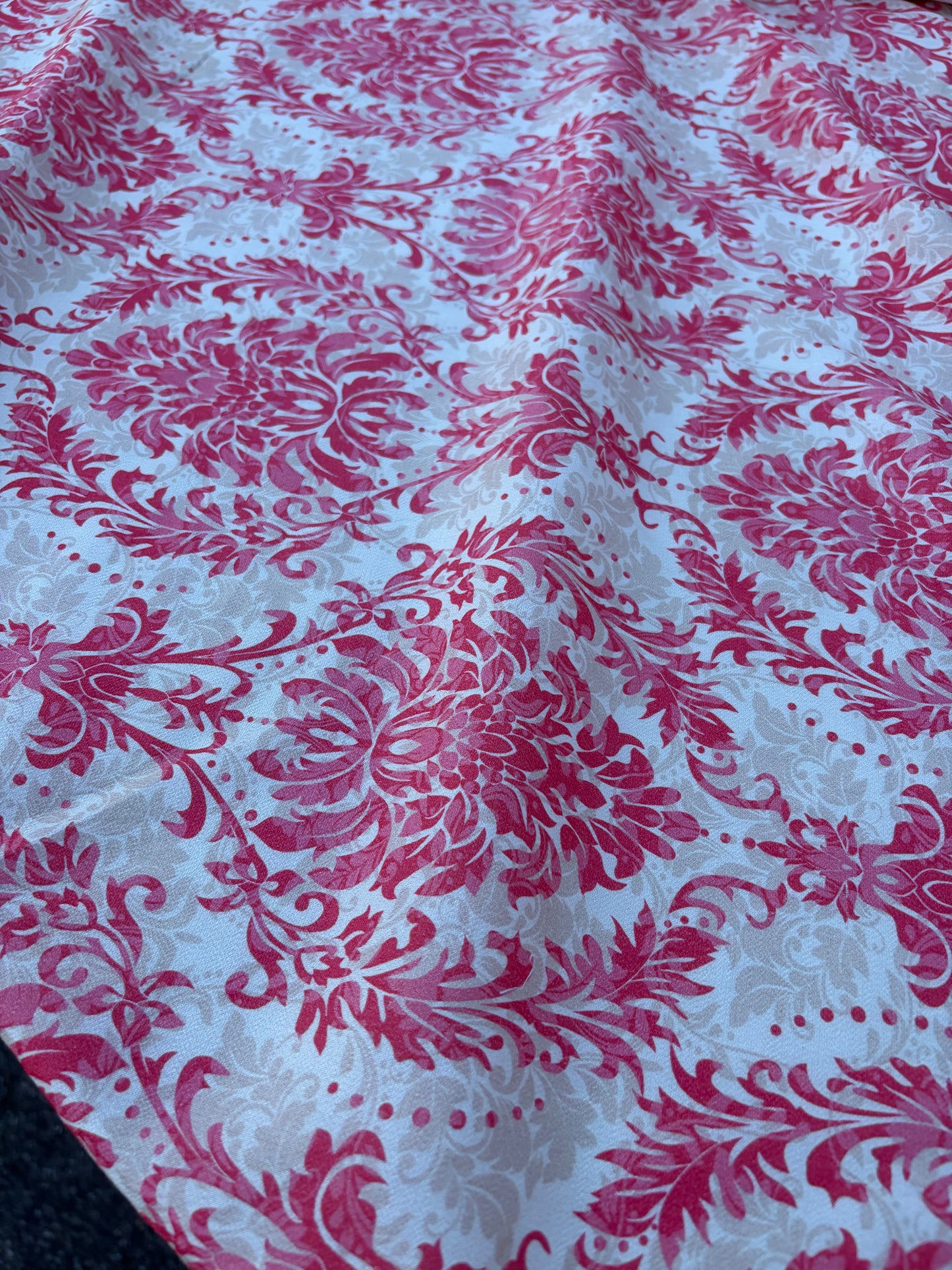 CHARLY 039 pink/sand ornamental print viscose crêpe