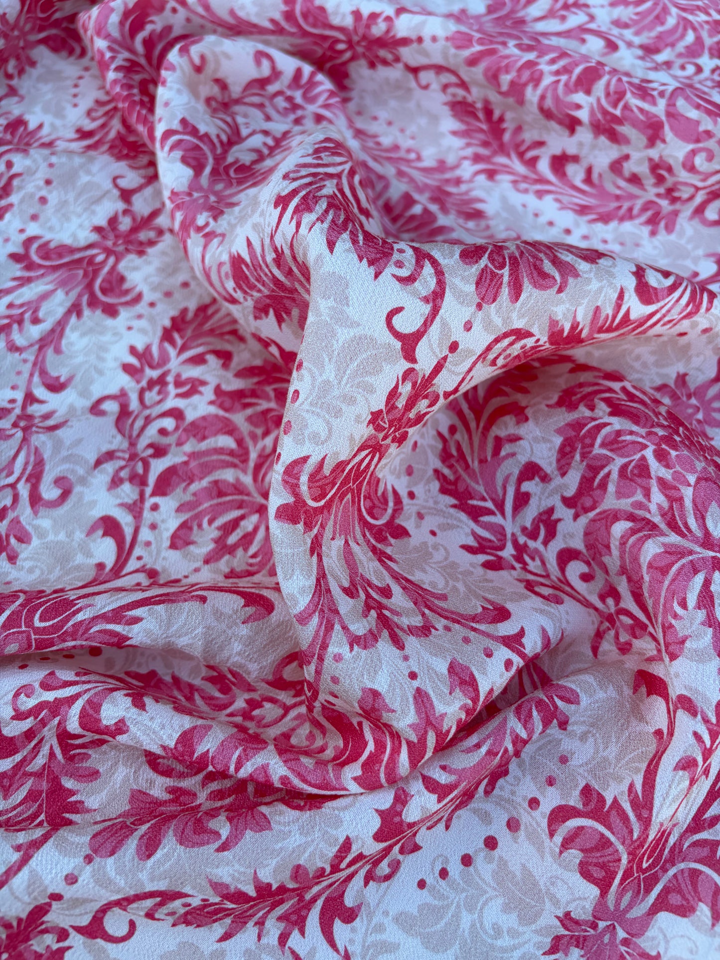 CHARLY 039 pink/sand ornamental print viscose crêpe