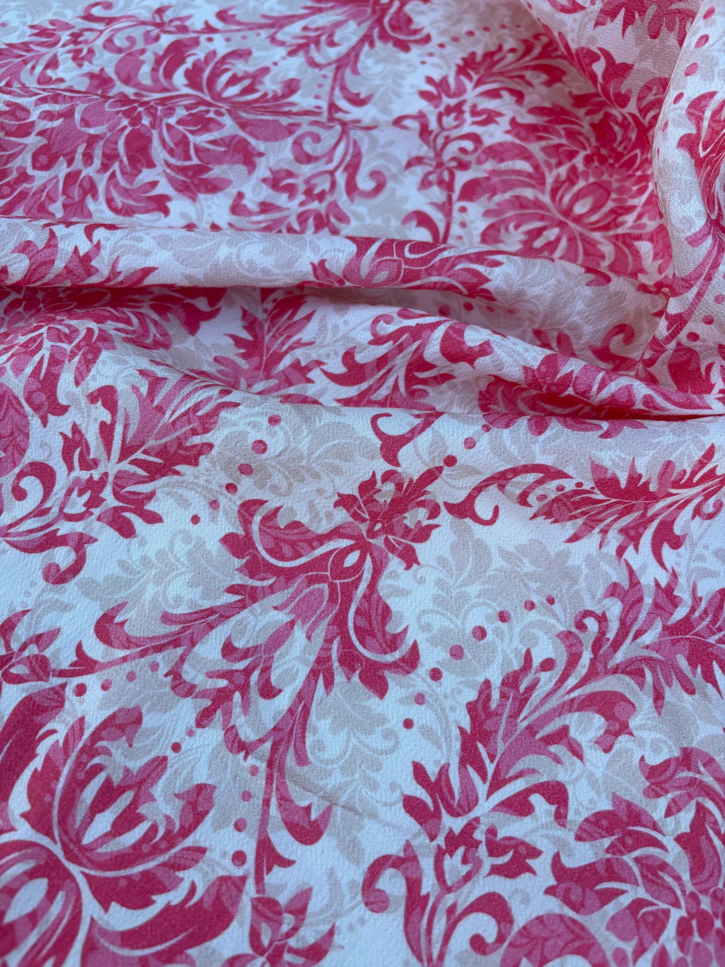 CHARLY 039 pink/sand ornamental print viscose crêpe