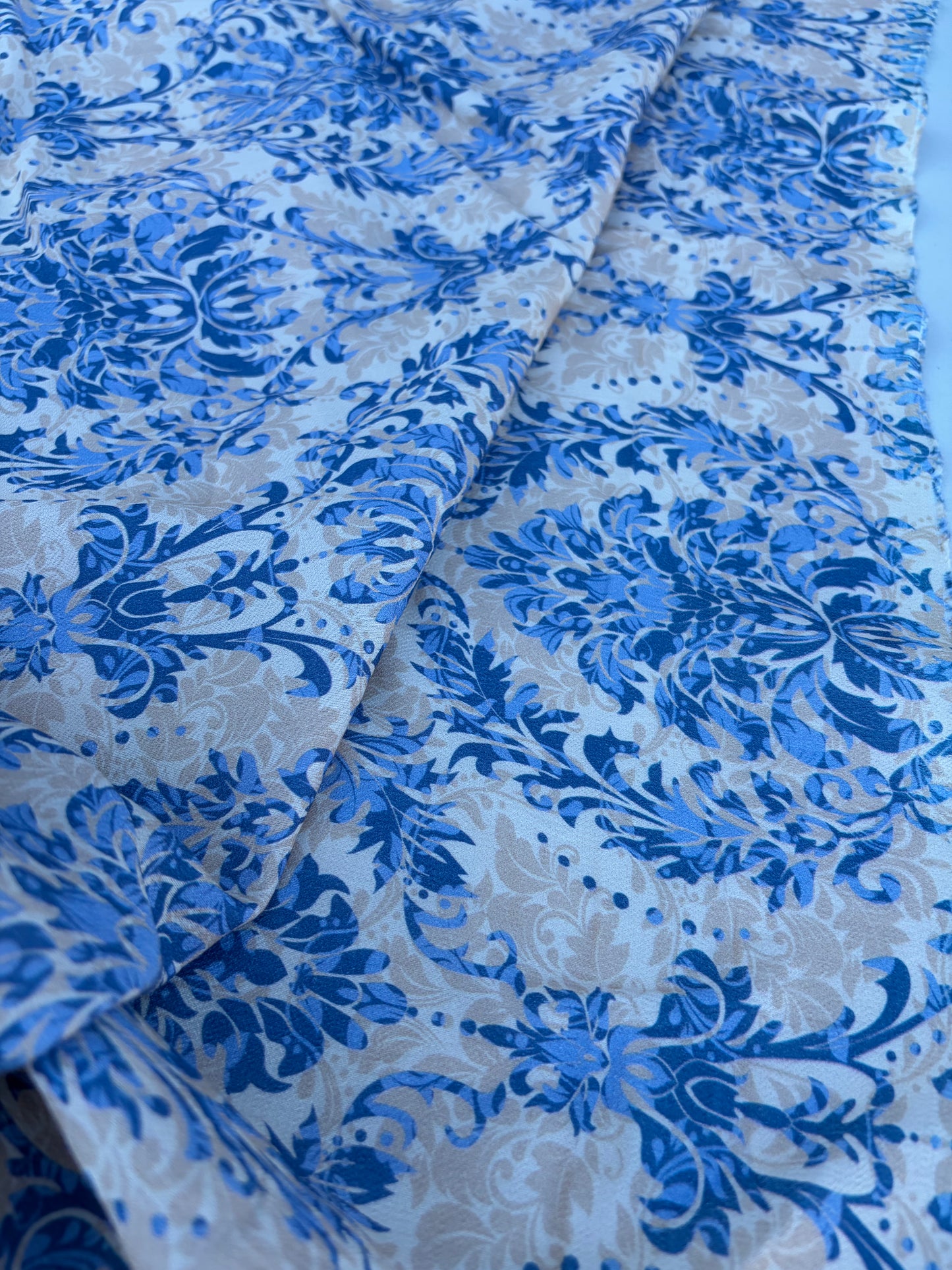 CHARLY 040 blue/sand ornamental print viscose crêpe