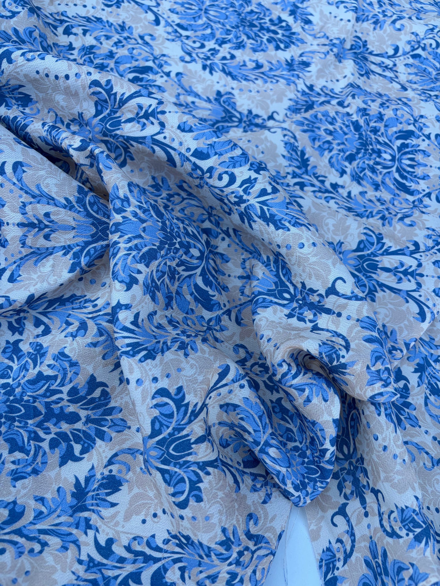 CHARLY 040 blue/sand ornamental print viscose crêpe