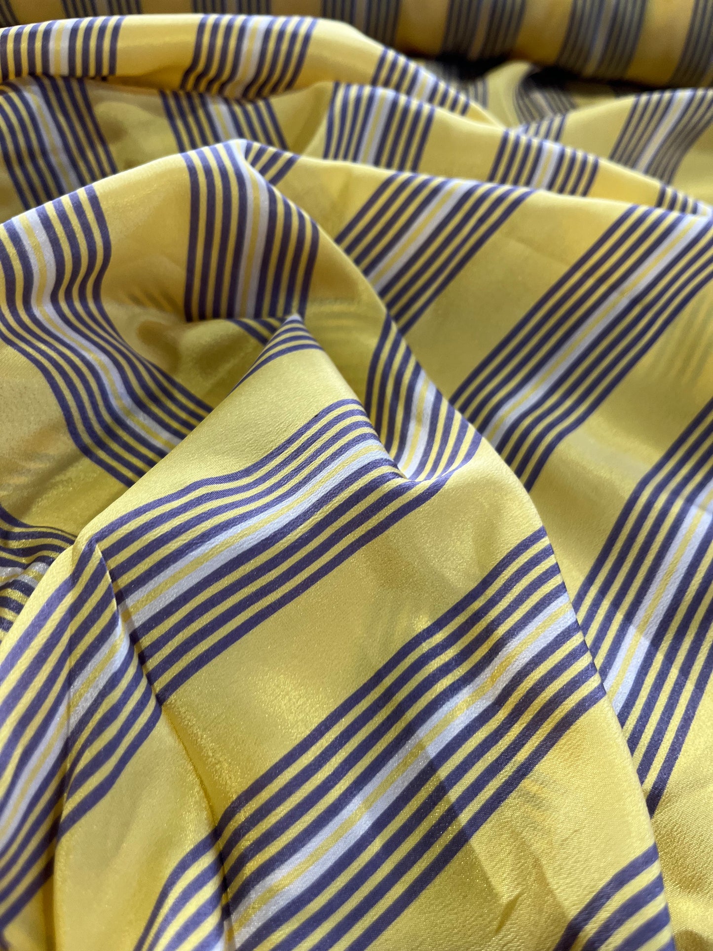 D02 satin irregular yellow stripe