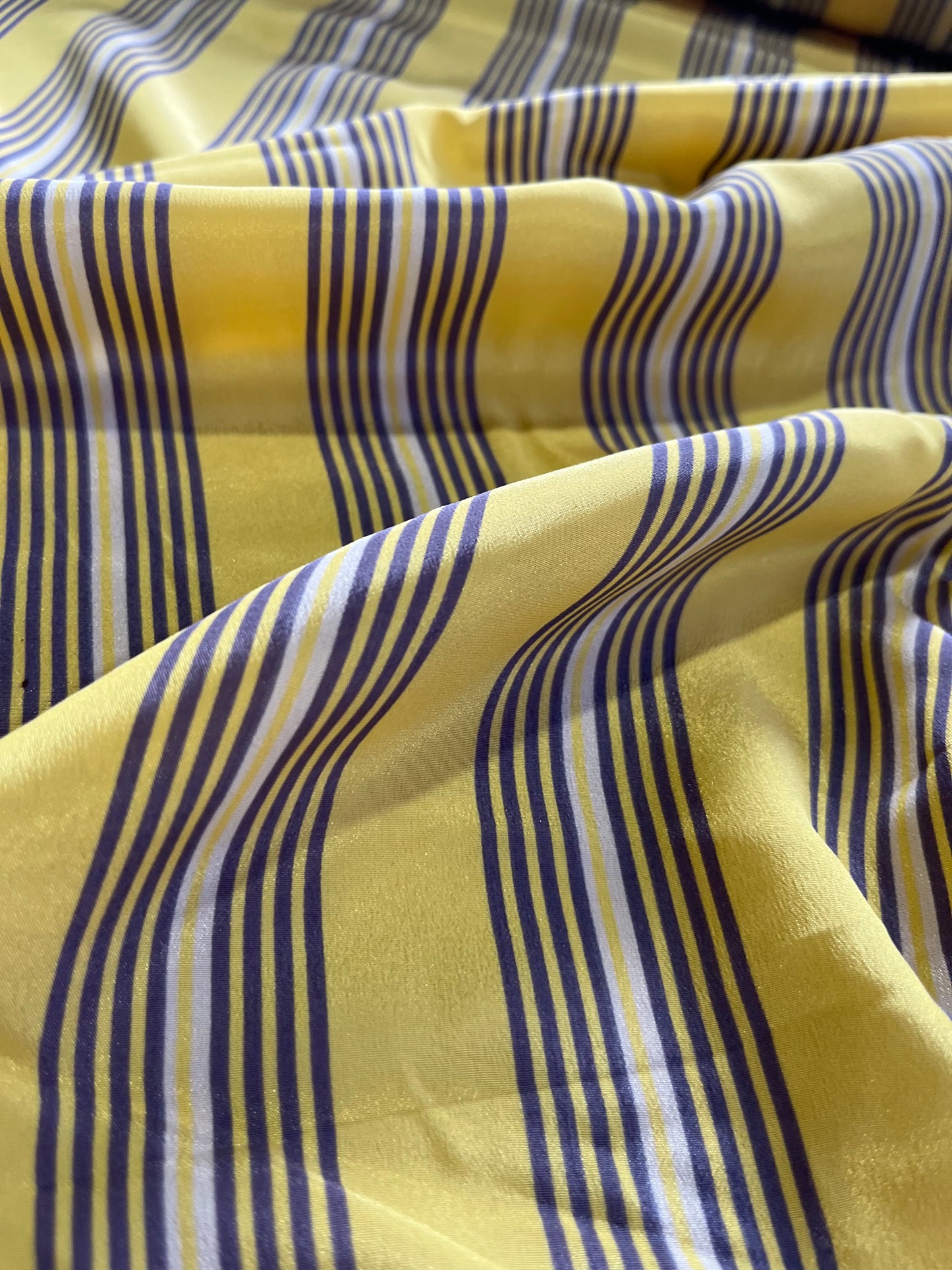 D02 satin irregular yellow stripe