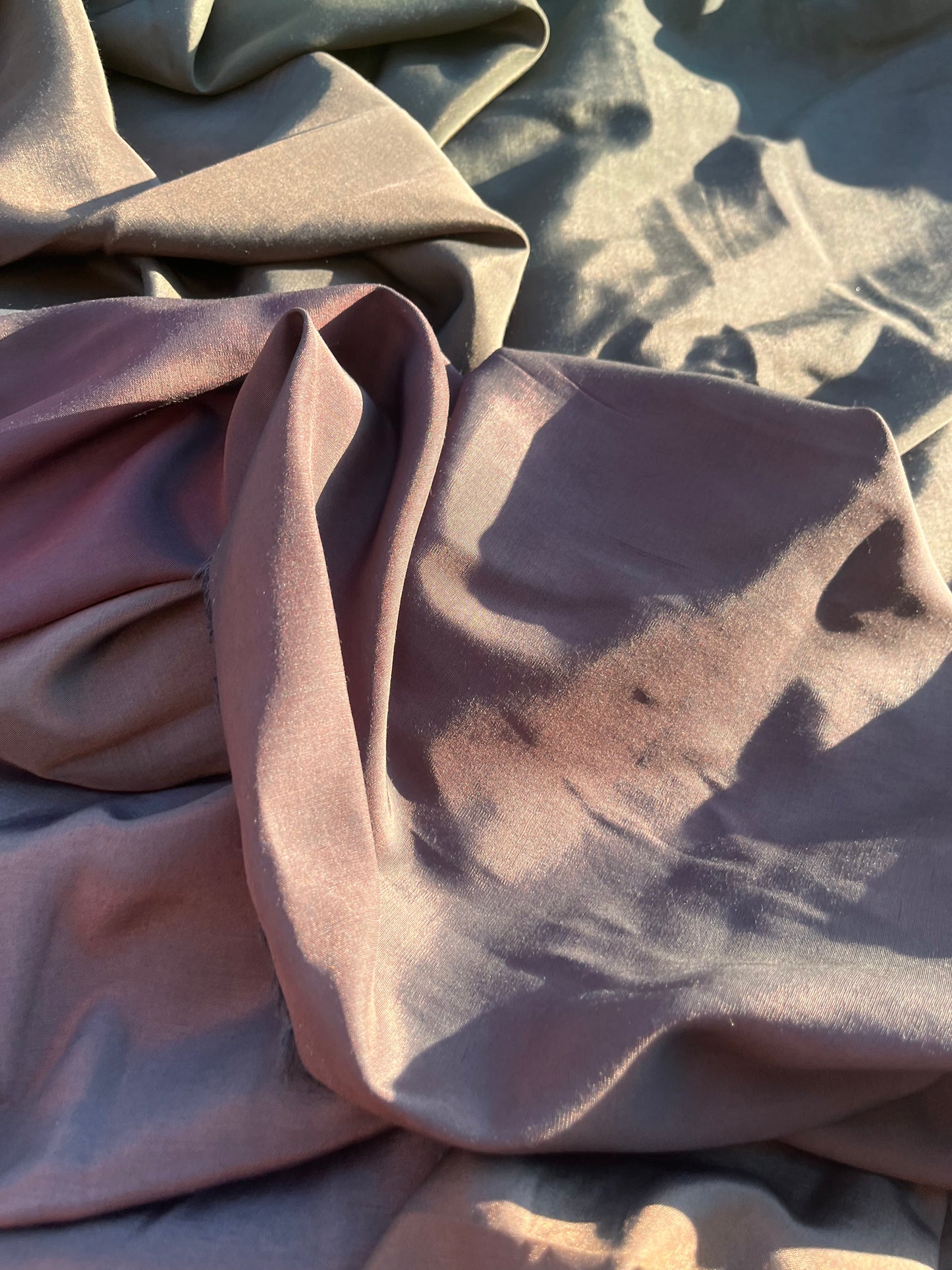 Solstice collection 16 cupro/viscoseburgundy/brown/green changeant fabric