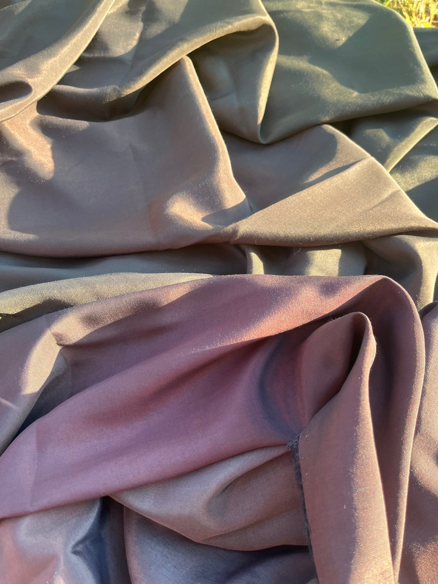 Solstice collection 16 cupro/viscoseburgundy/brown/green changeant fabric