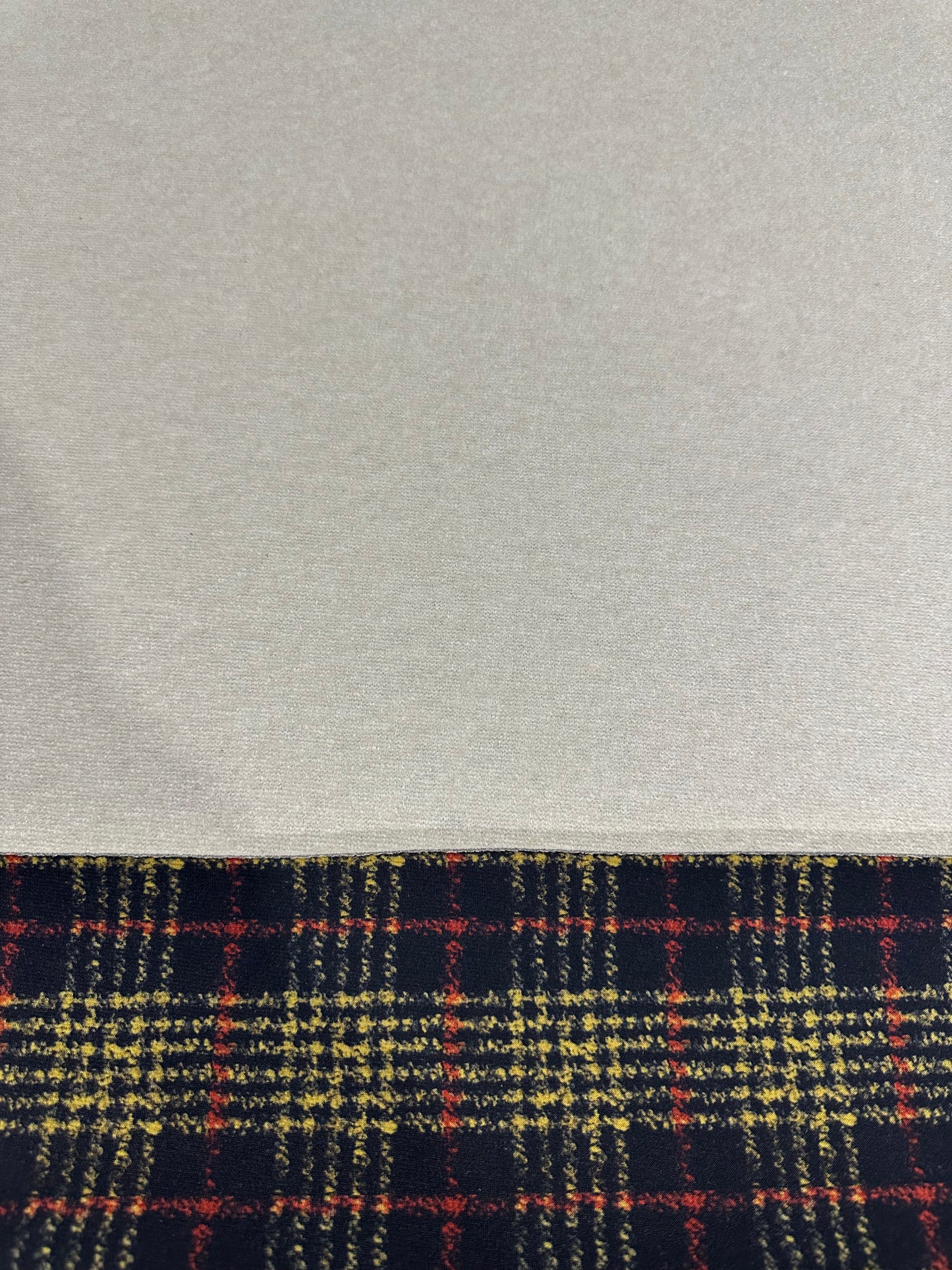 Flip side 215 red yellow black check double face creme