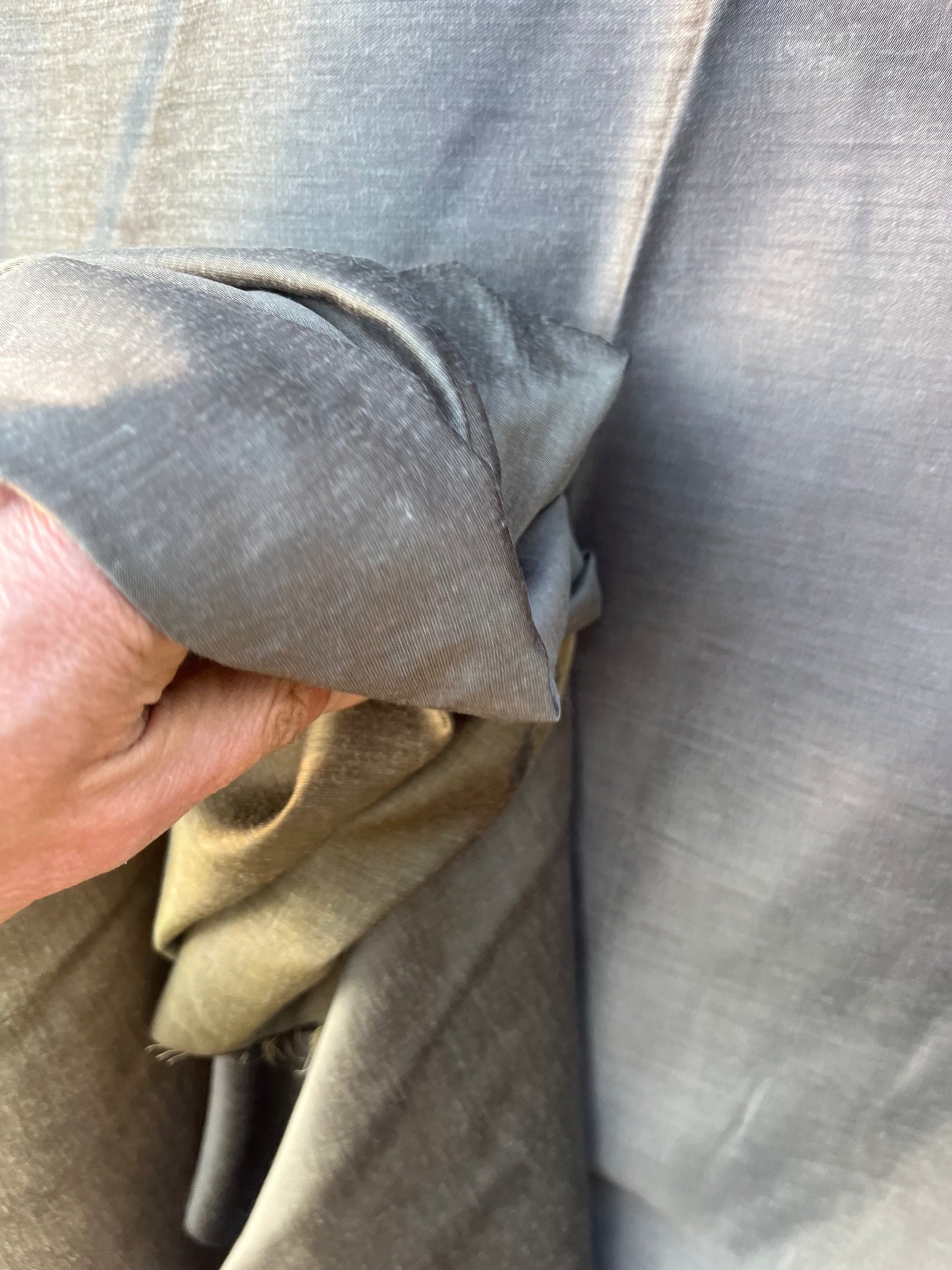 Solstice collection 20 cupro/viscose taupe/grey changeant fabric
