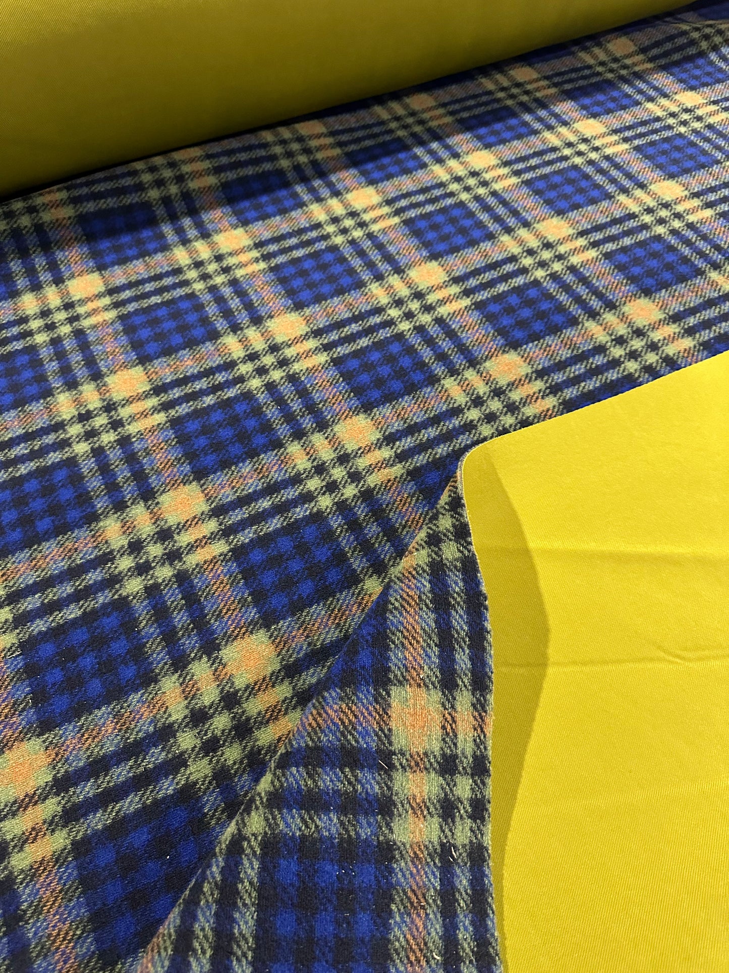 Flip side 295 Blue/green check double face apple green