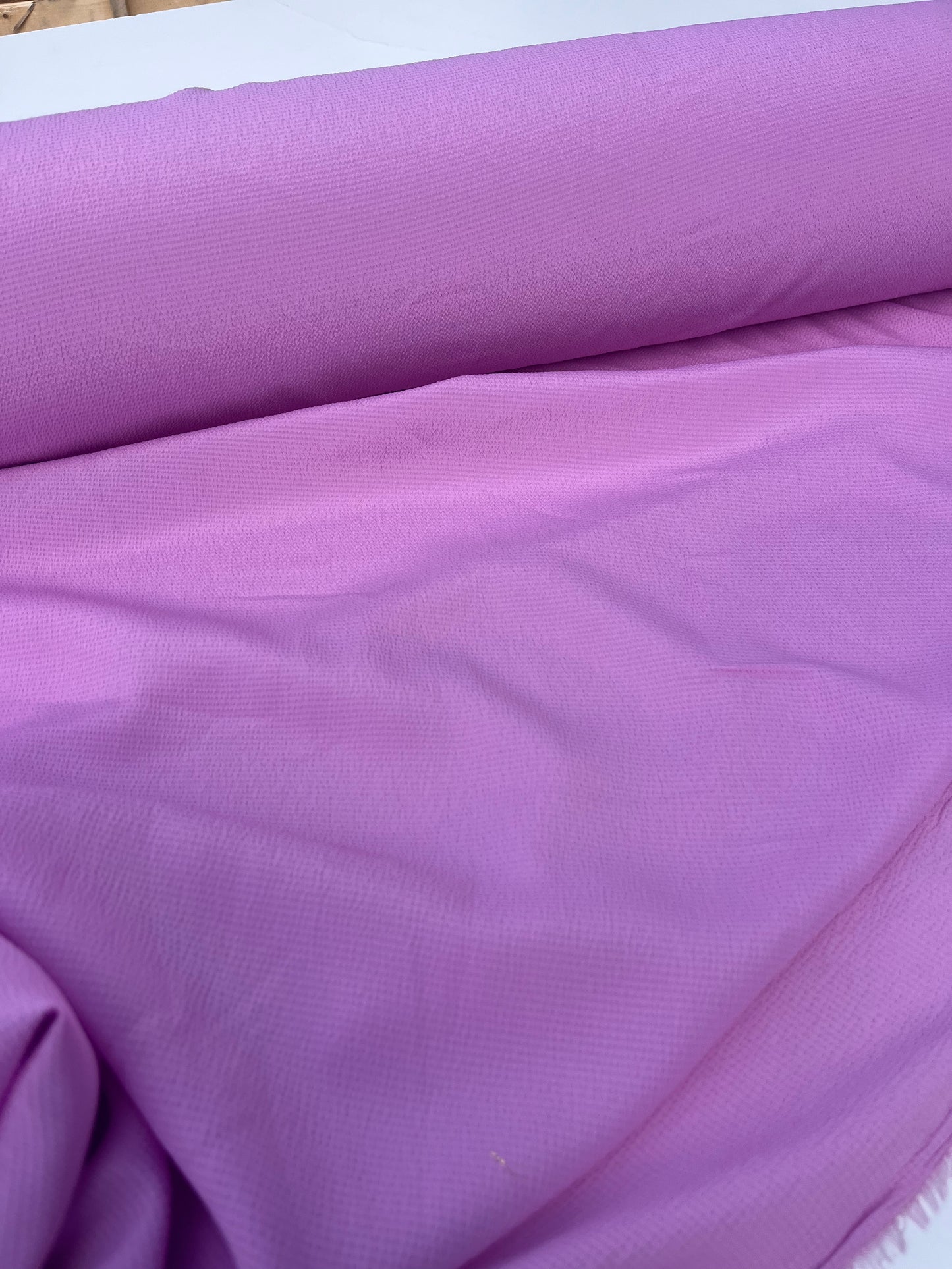 AMOS 011 hammer crêpe bonbon pink