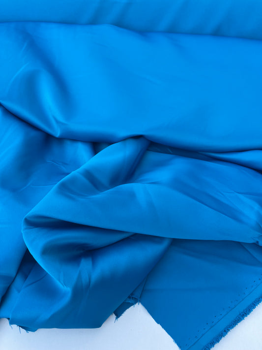 AMOS 013 heavy satin stretch turquoise