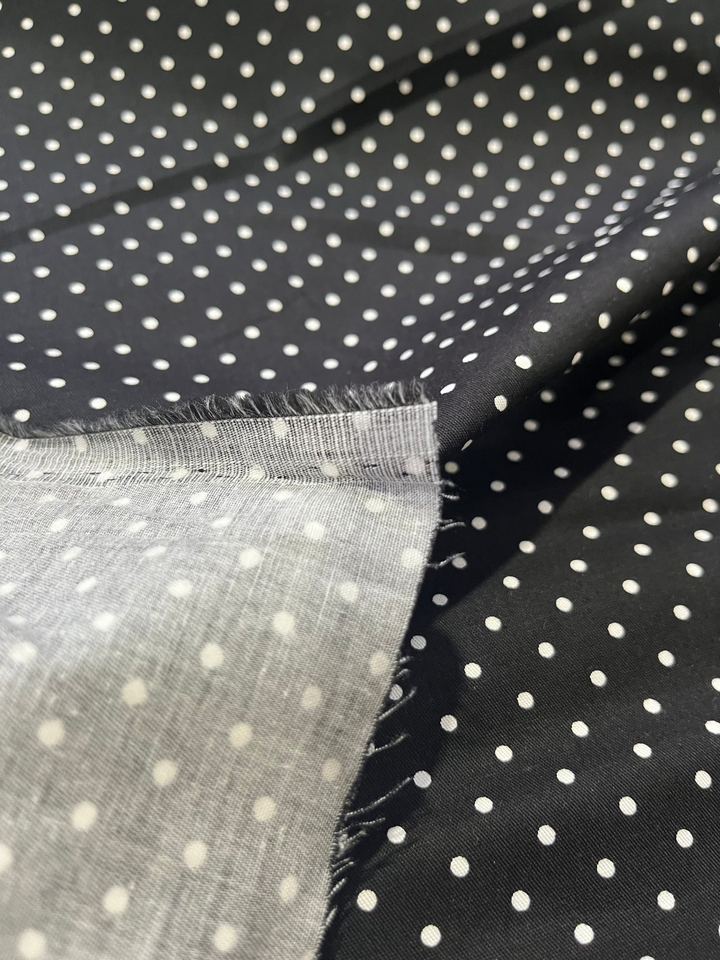 D01 cotton twill stretch with dots