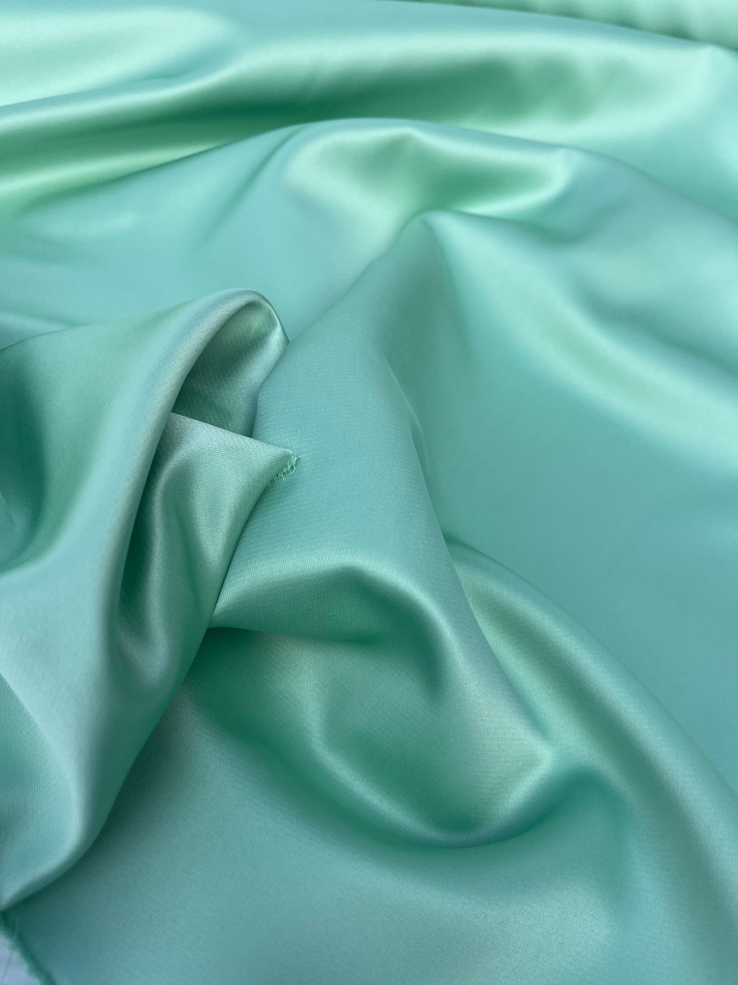 AMOS 015 heavy satin mint green