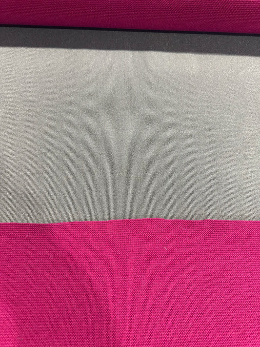 Flip side 380 wool contrecollé Grey/Fuschia cable structure