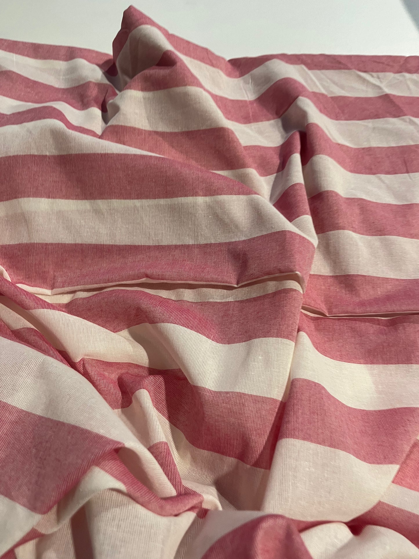 AMOS 029 woven cotton gaze stripe framboise