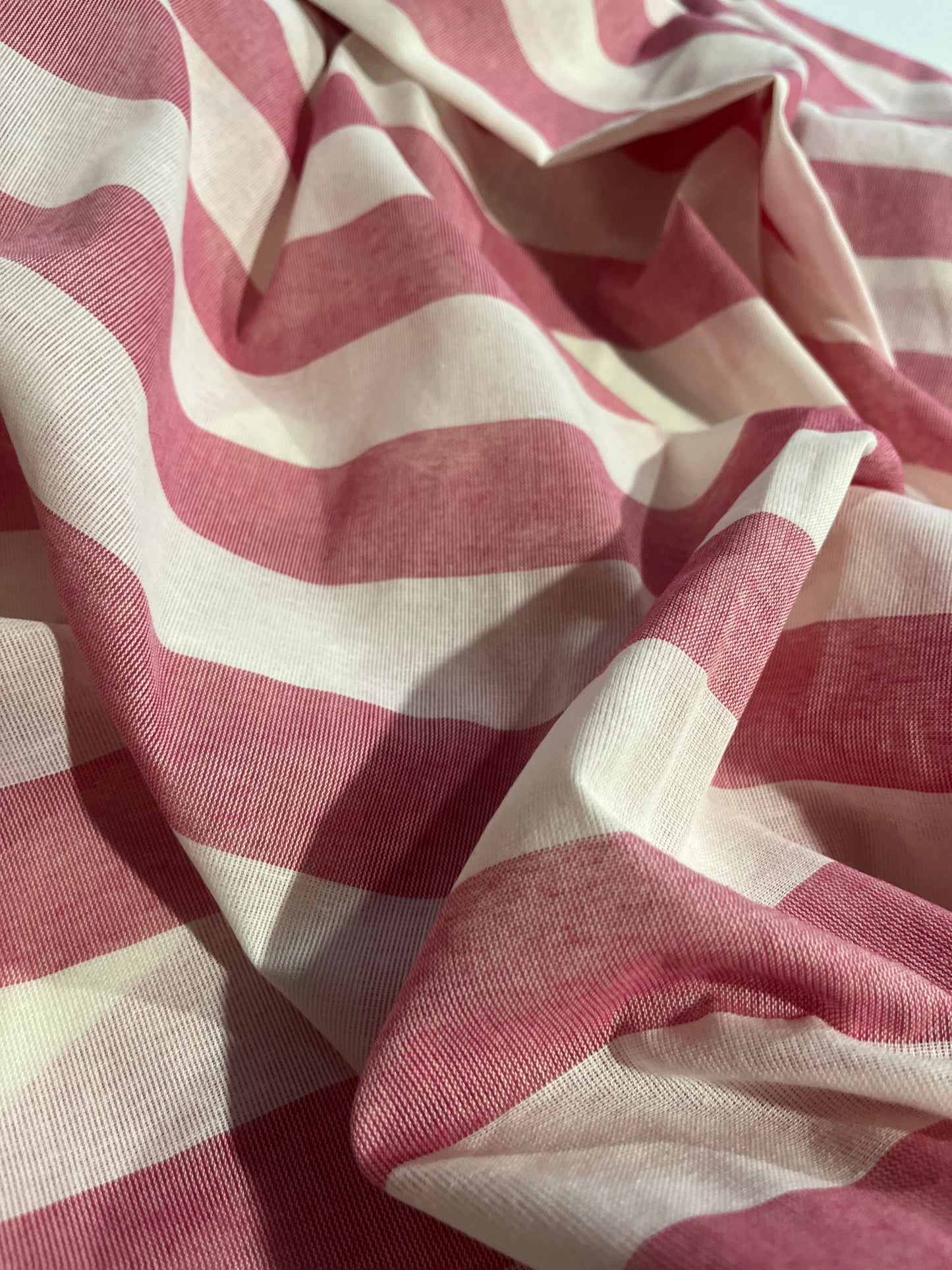 AMOS 029 woven cotton gaze stripe framboise