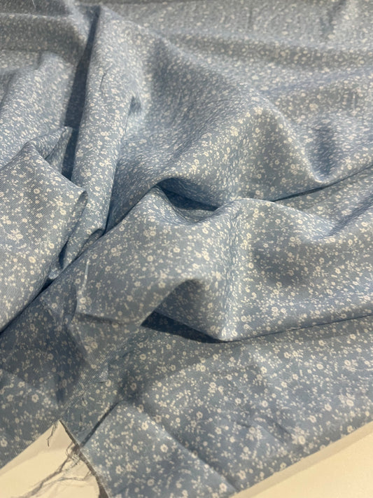 WALLY 017 warm viscose twill small flowers baby blue