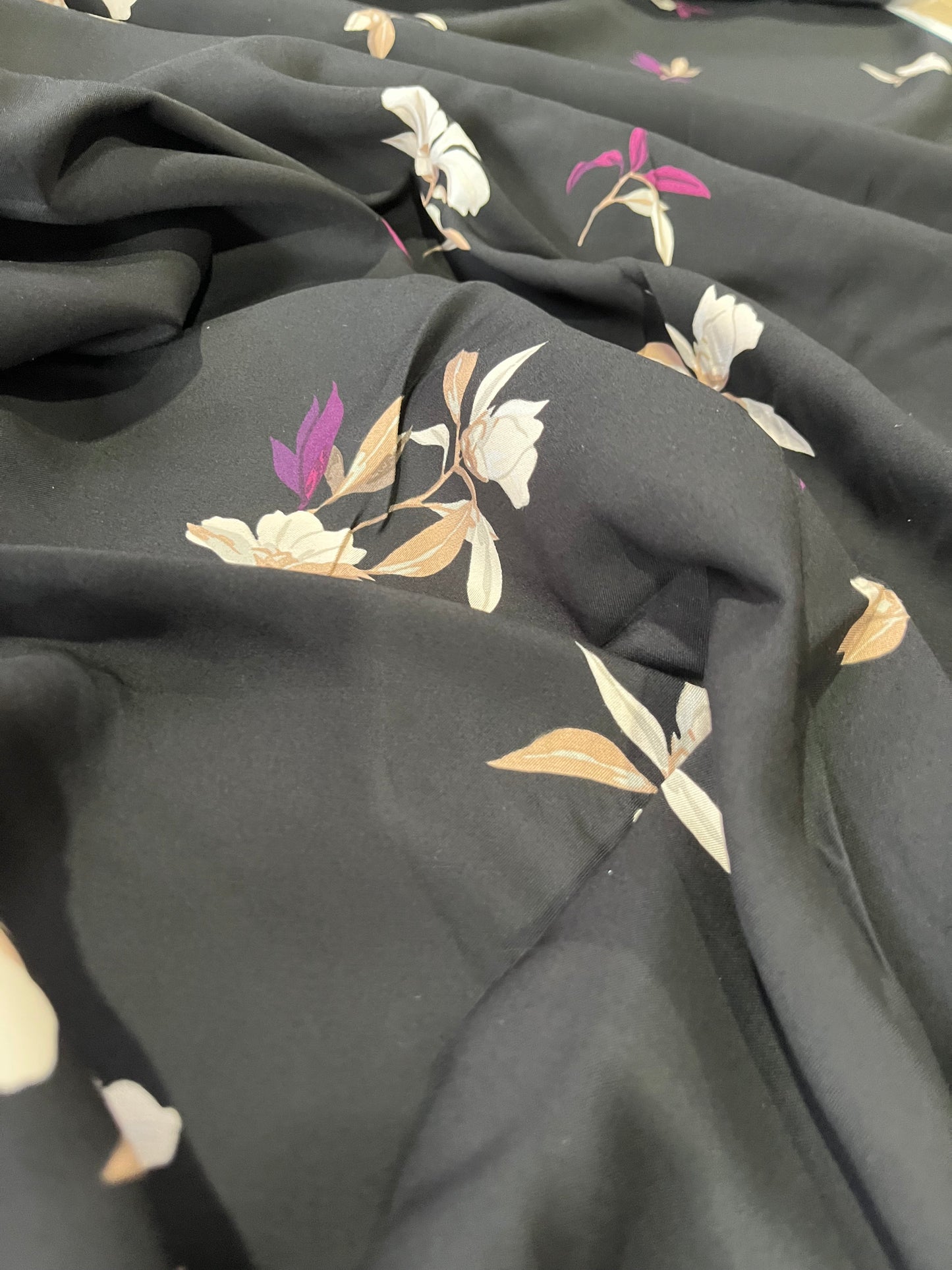 B01 CAN 007 heavy viscose satin with print