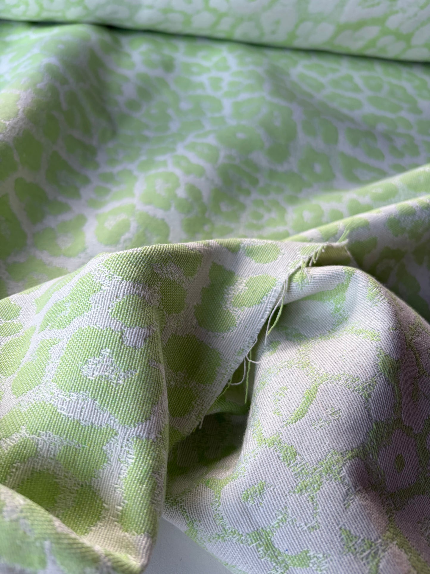 TOTO 001 cotton jacquard animalier lime
