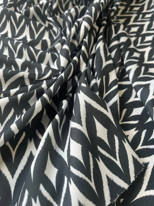 ATILLA 030 silky satin black/white ikat